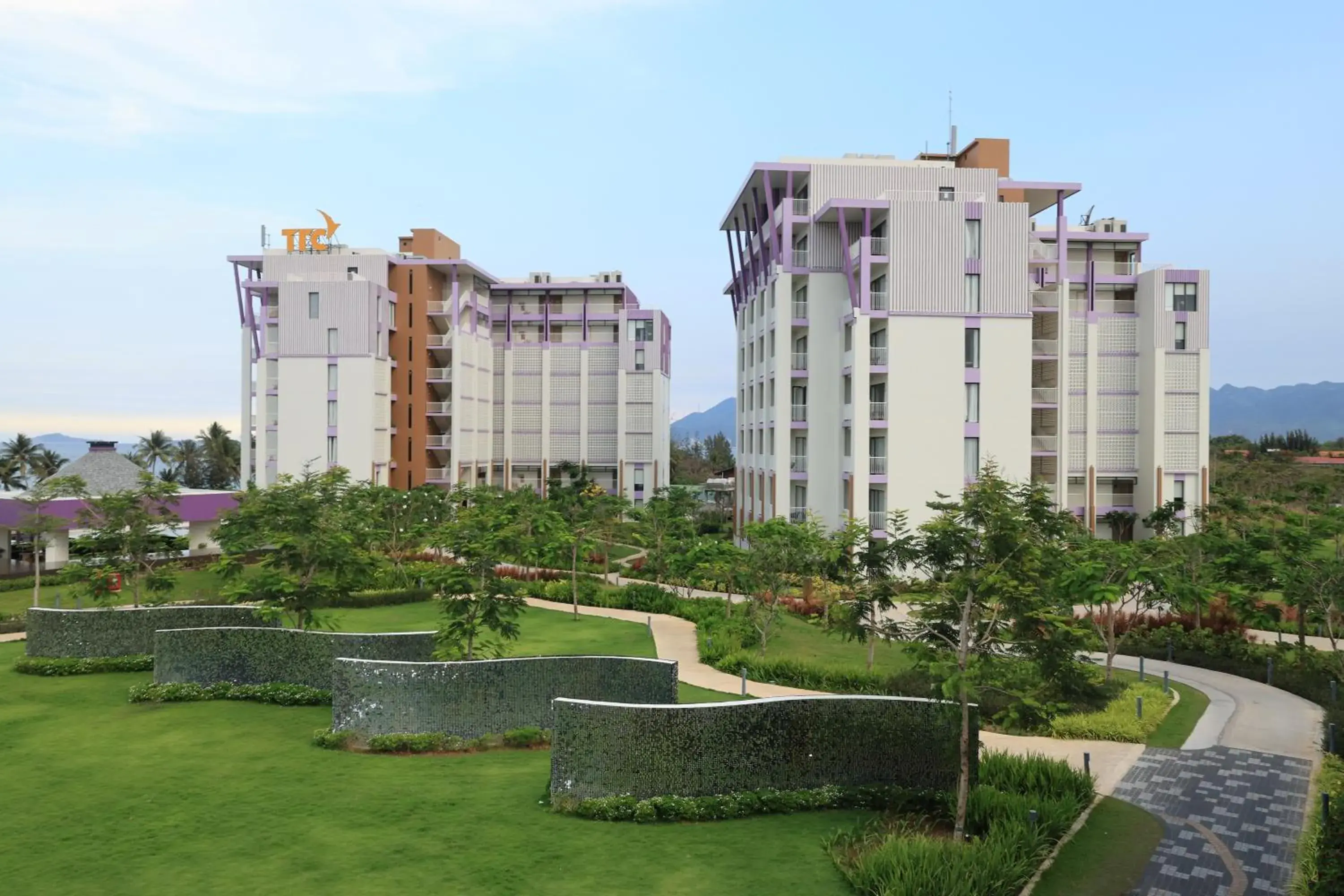 Deluxe Garden View Twin Room with Balcony in TTC Van Phong Bay Resort - Himalaya Sauna & Steam Retreat Included Deluxe Garden View Twin Room with Balcony in TTC Van Phong Bay Resort - Himalaya Sauna & Steam Retreat Included