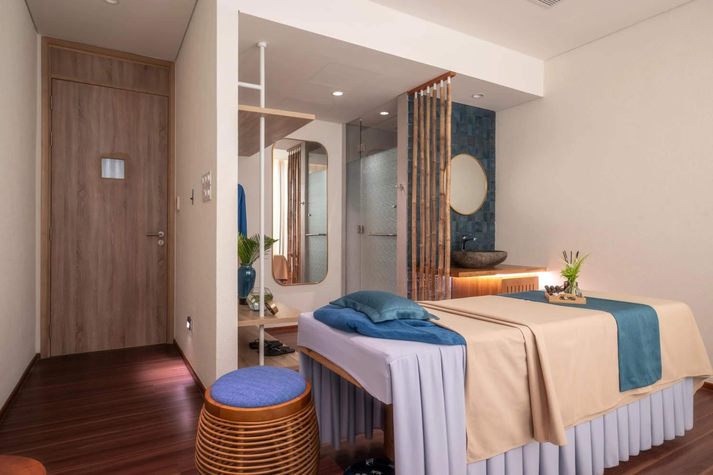 Massage, Bed in TTC Van Phong Bay Resort - Himalaya Sauna & Steam Retreat Included