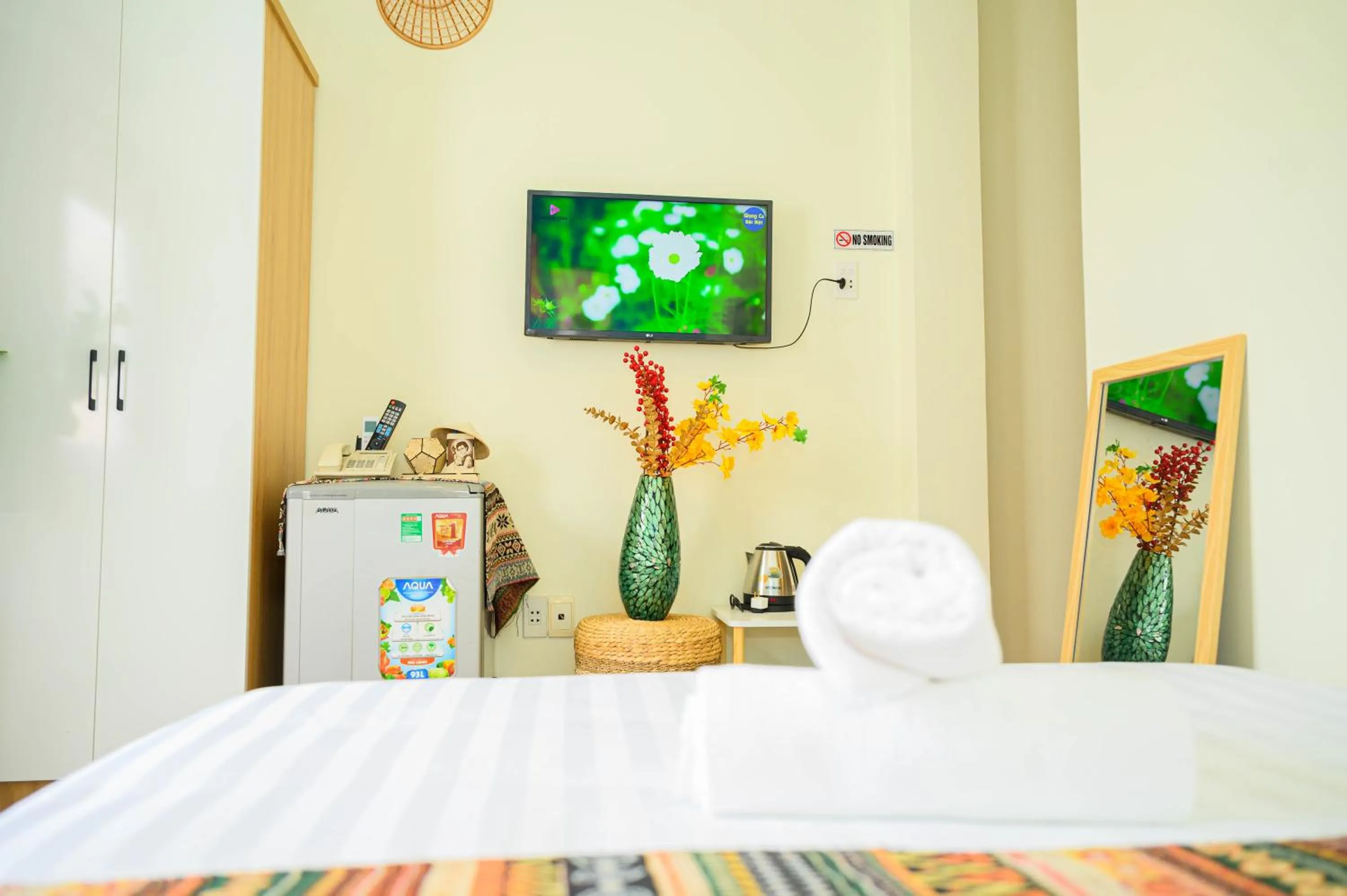Shower, Bed in Jasmine Hotel