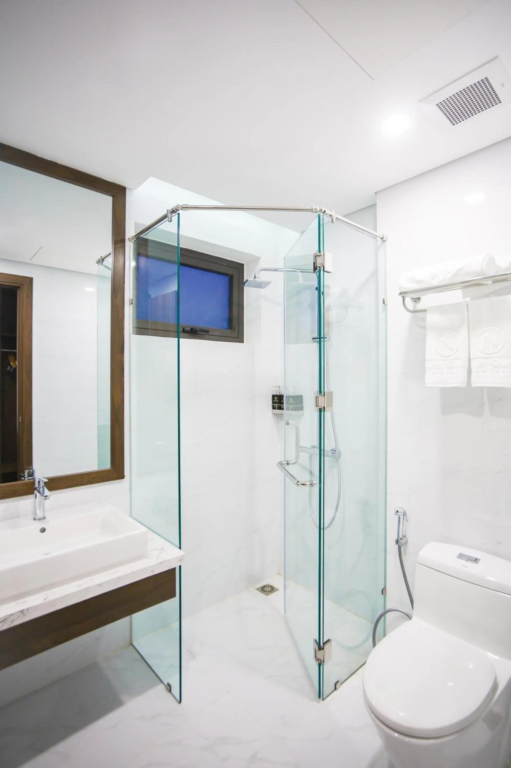 Shower in Minh Quan Hotel - Da Nang Center By HOS
