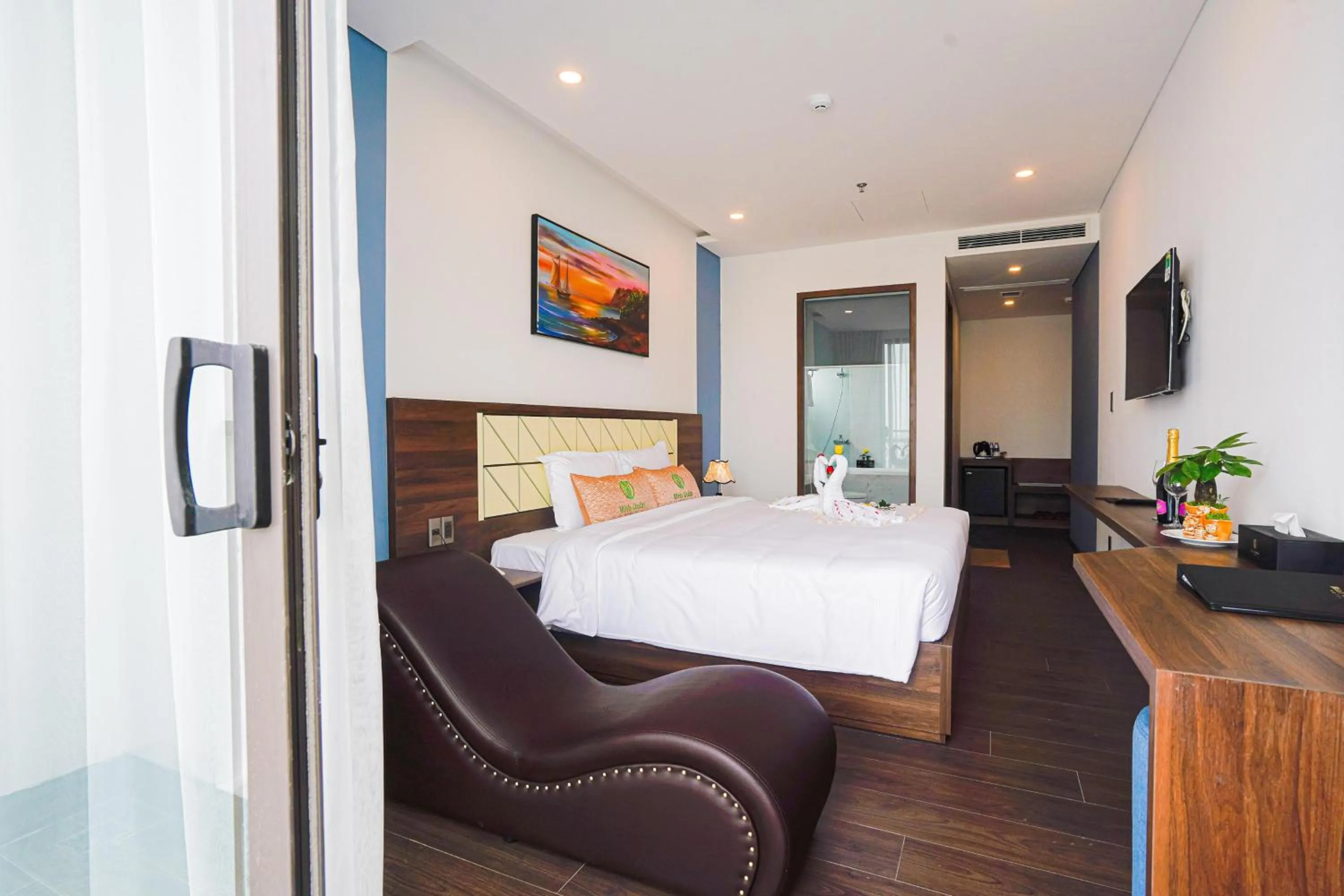 Bedroom, Bed in Minh Quan Hotel - Da Nang Center By HOS