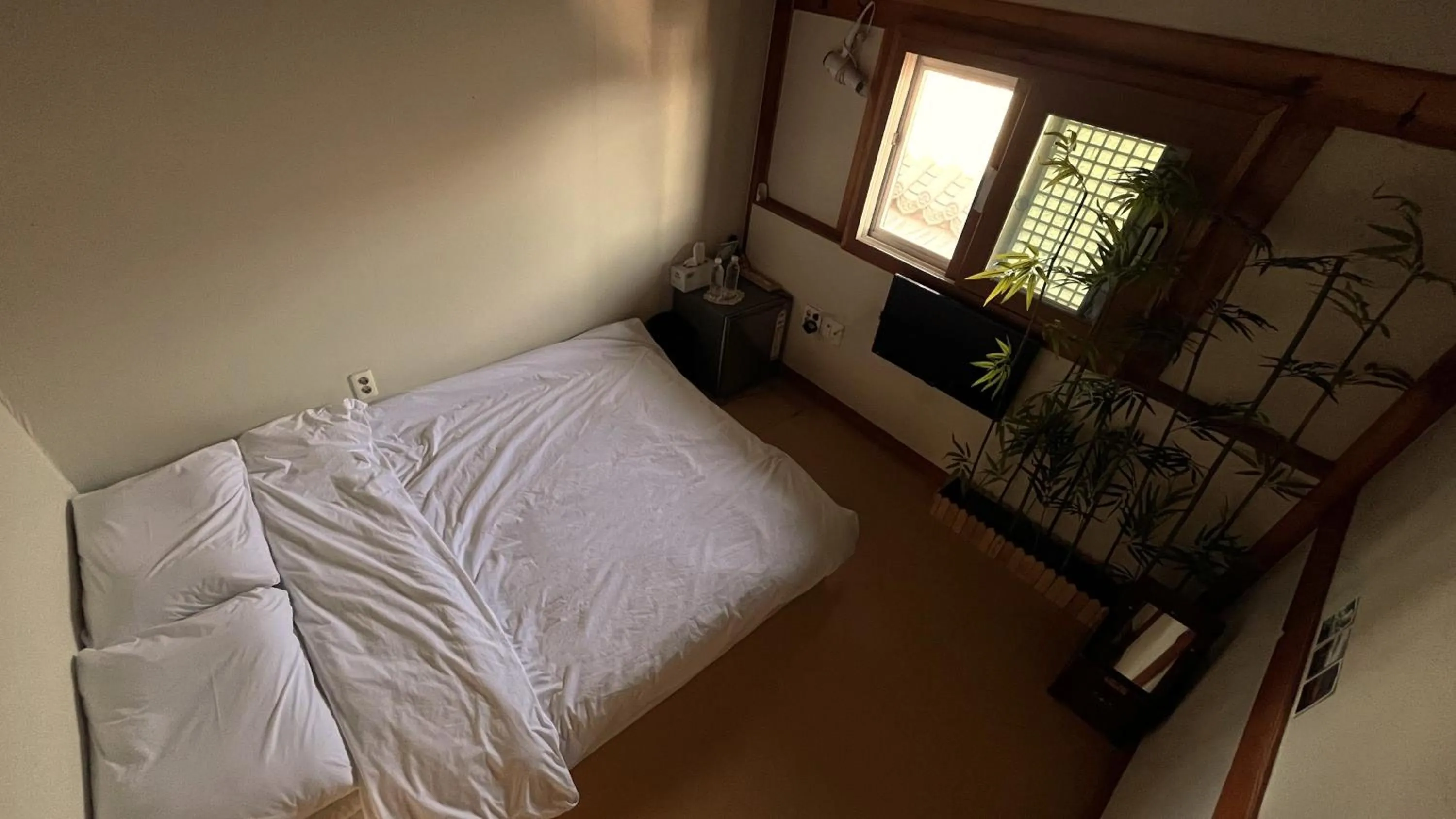 Standard Double Room in Hanok Hanji Gguljam