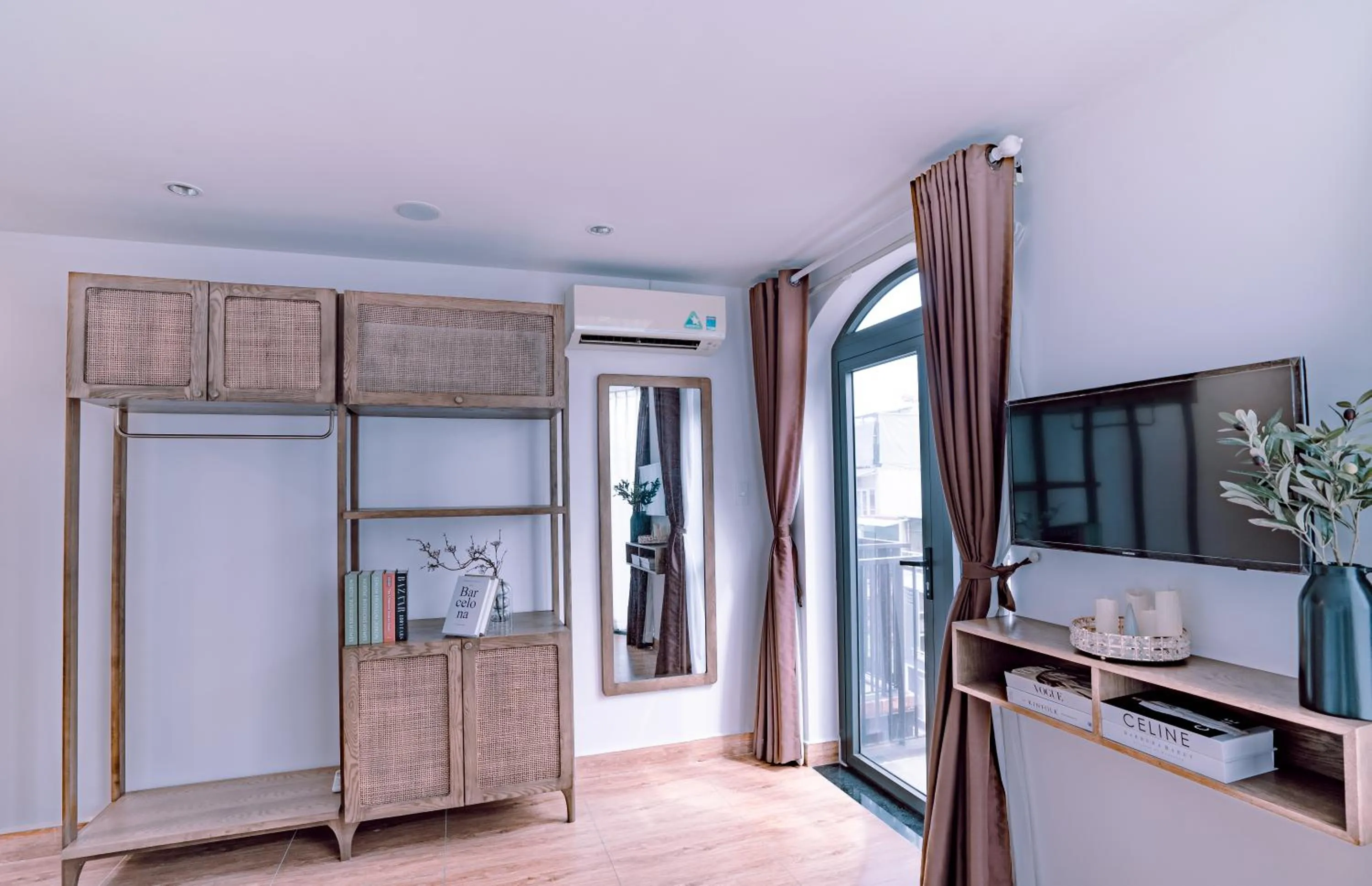 hair dresser in Mint Hotel Bui Vien Q1