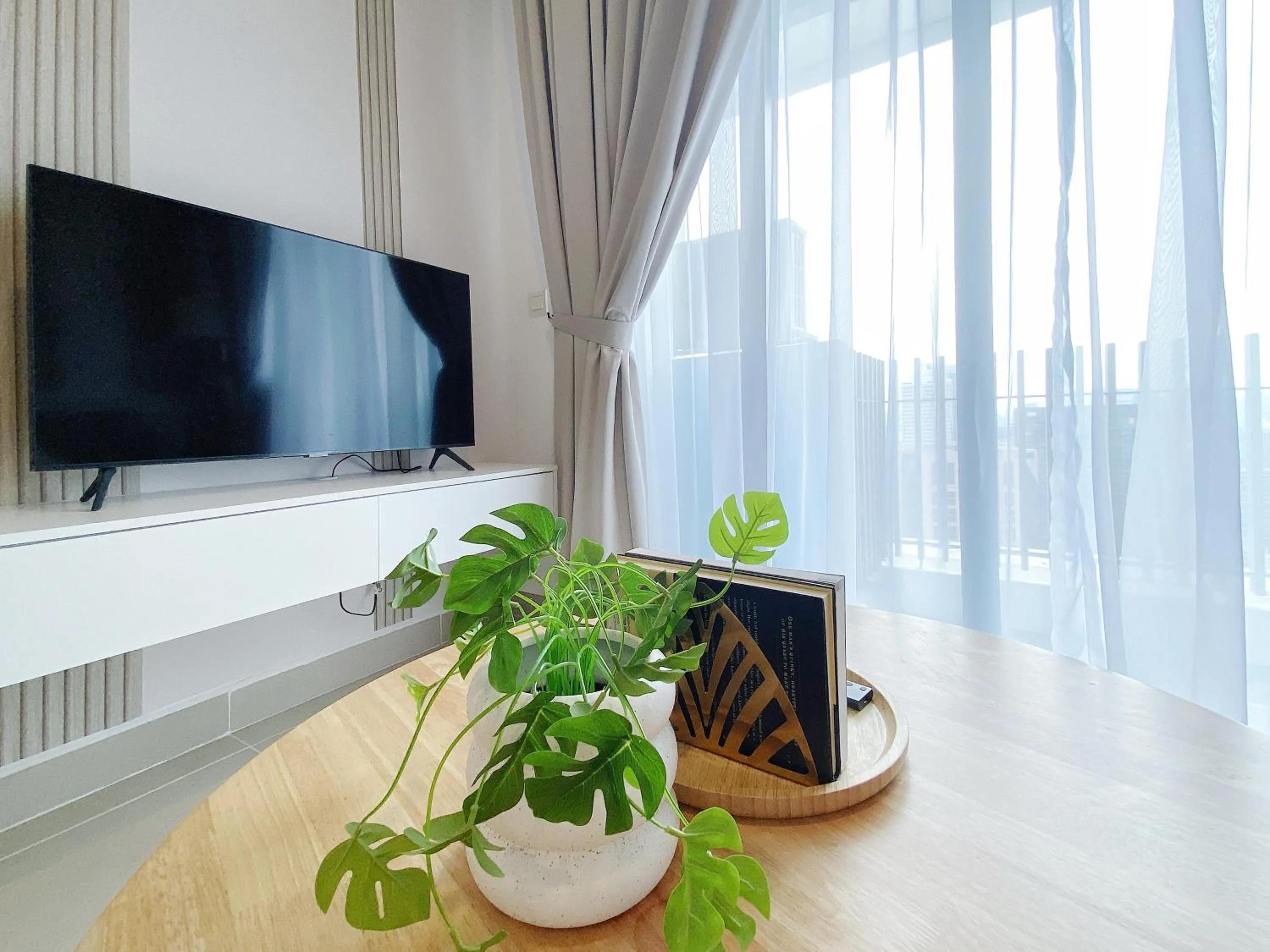 TV and multimedia in The Colony By Infinitum By Awesomestay