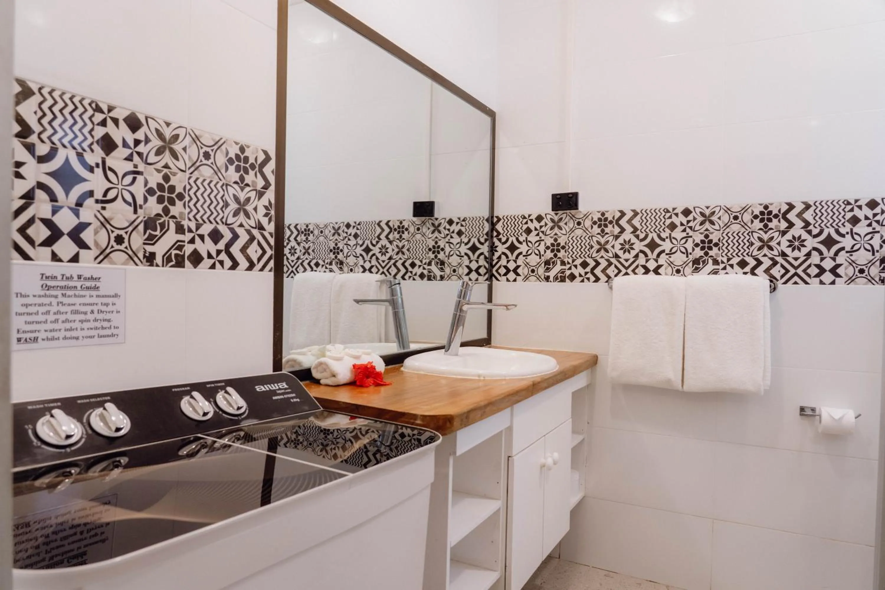 Bathroom in Smugglers Cove Beach Resort & Hotel