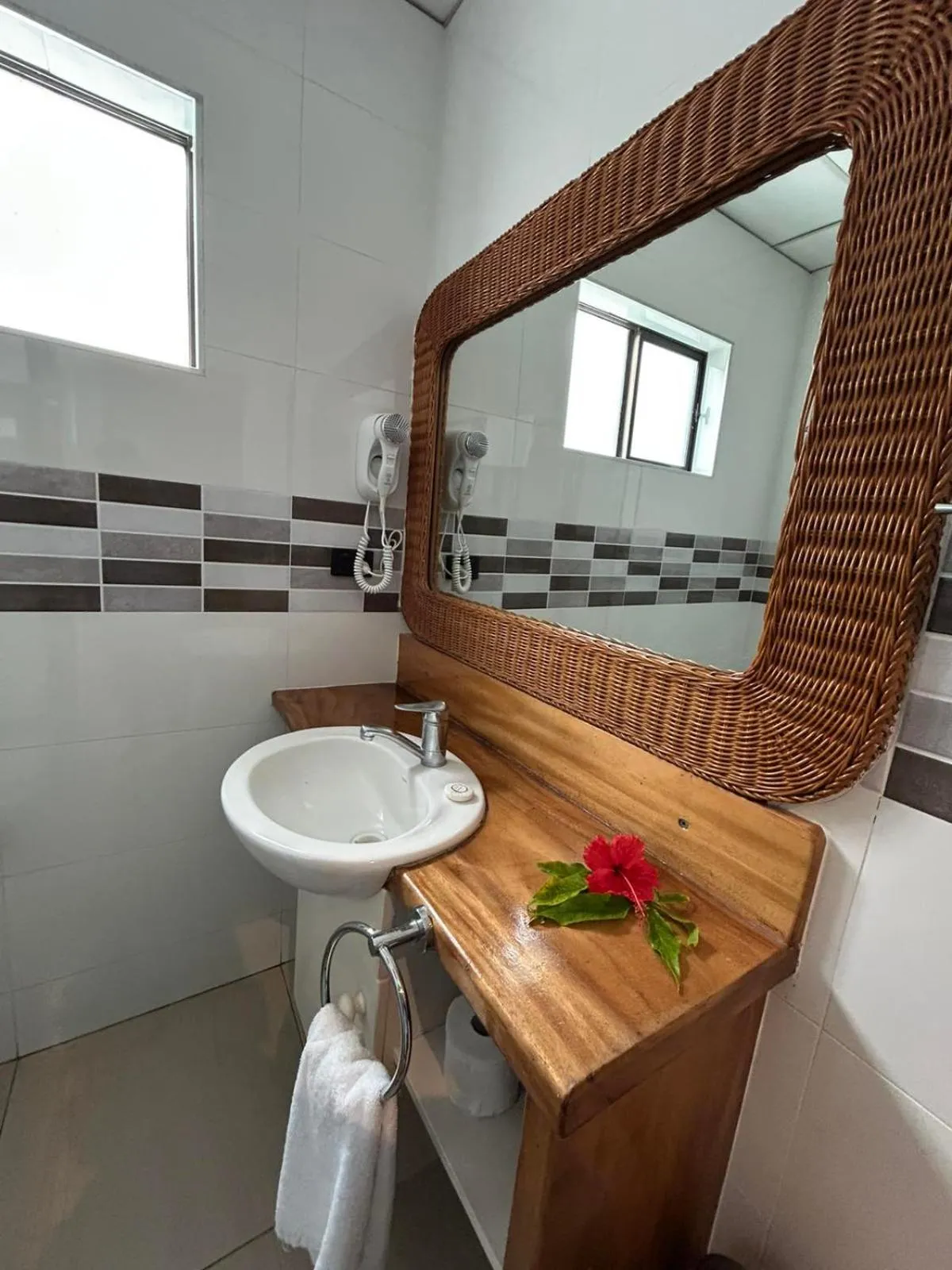 Bathroom in Smugglers Cove Beach Resort & Hotel