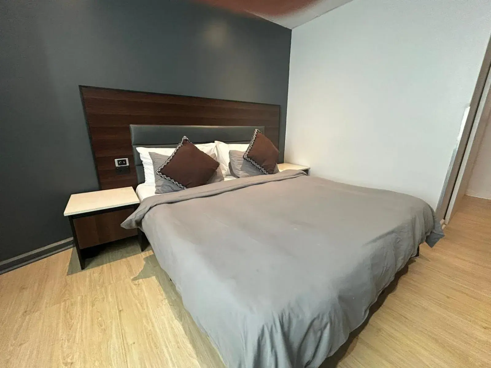 Bedroom, Bed in Smugglers Cove Beach Resort & Hotel Bedroom, Bed in Smugglers Cove Beach Resort & Hotel