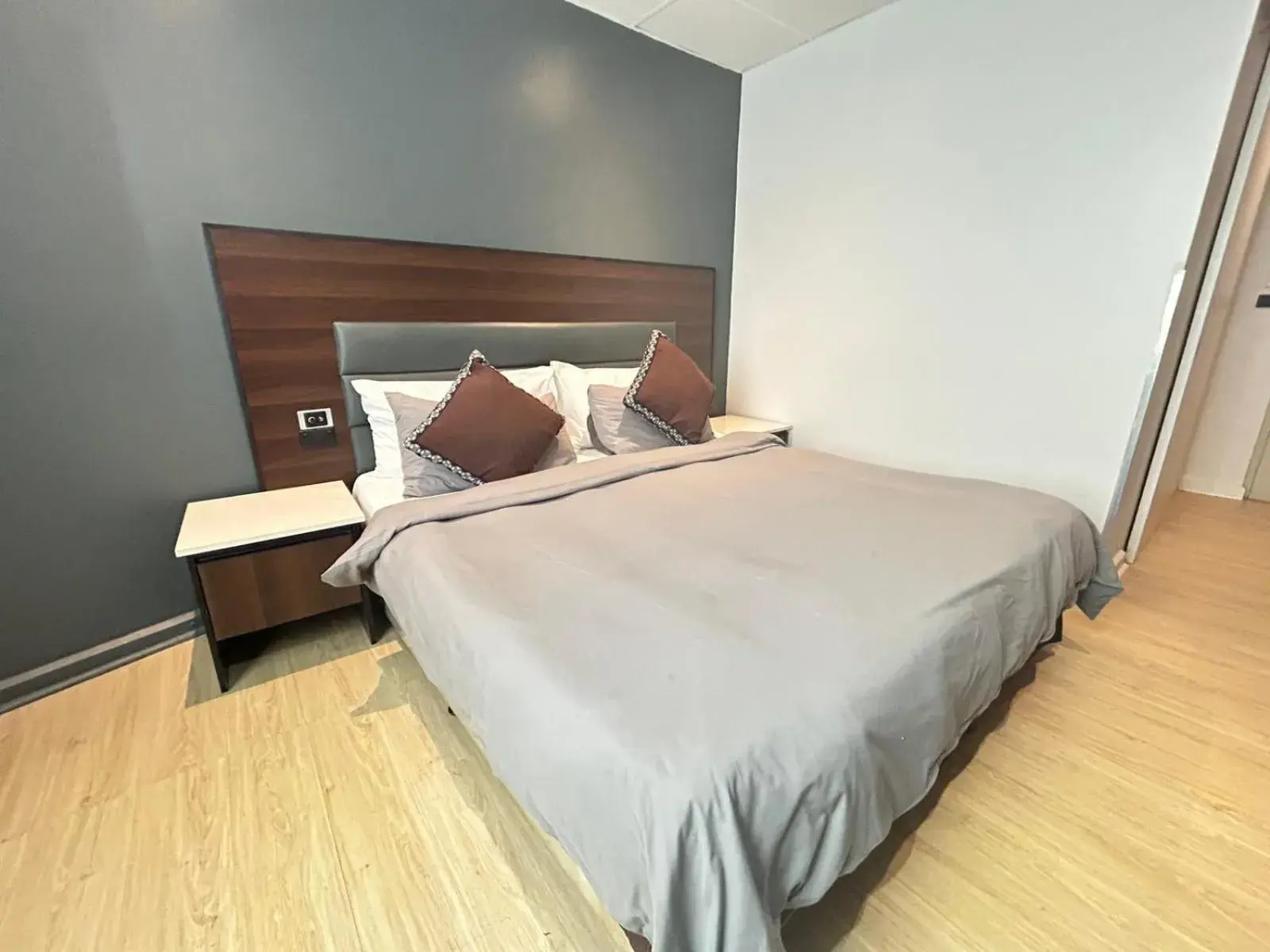 Bedroom, Bed in Smugglers Cove Beach Resort & Hotel Bedroom, Bed in Smugglers Cove Beach Resort & Hotel