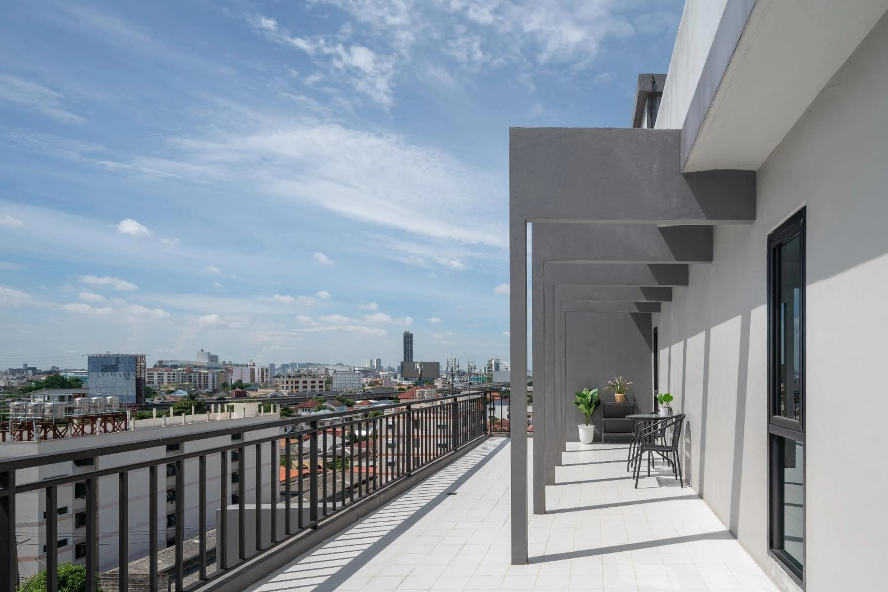 Property building in iCheck inn Darisa Ngamwongwan