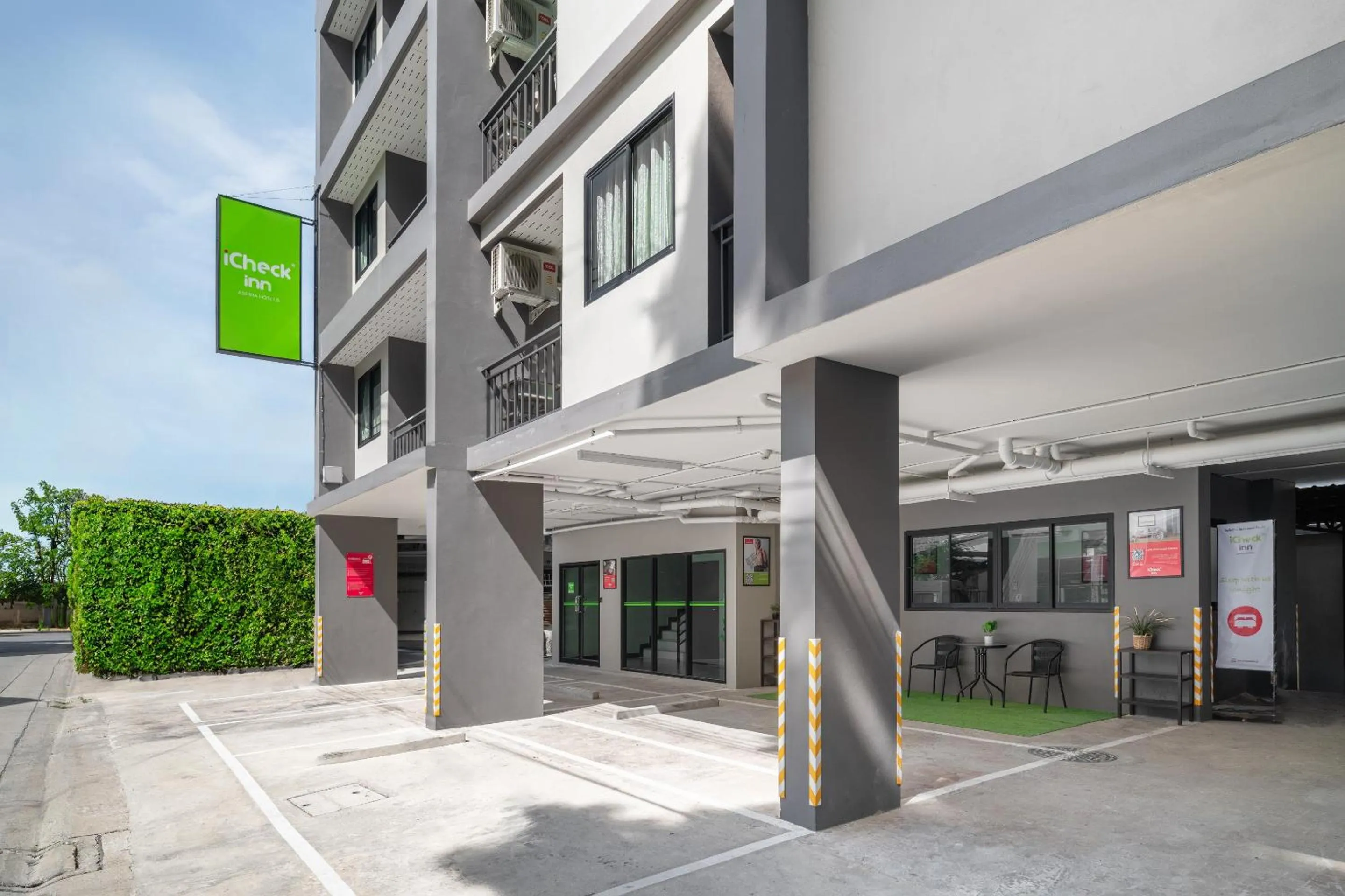 Property building in iCheck inn Darisa Ngamwongwan