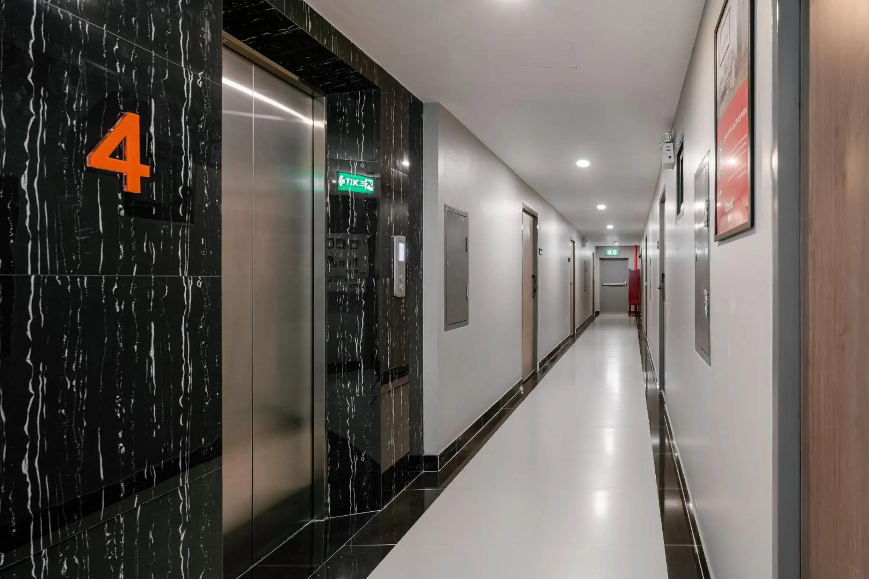 elevator in iCheck inn Darisa Ngamwongwan elevator in iCheck inn Darisa Ngamwongwan