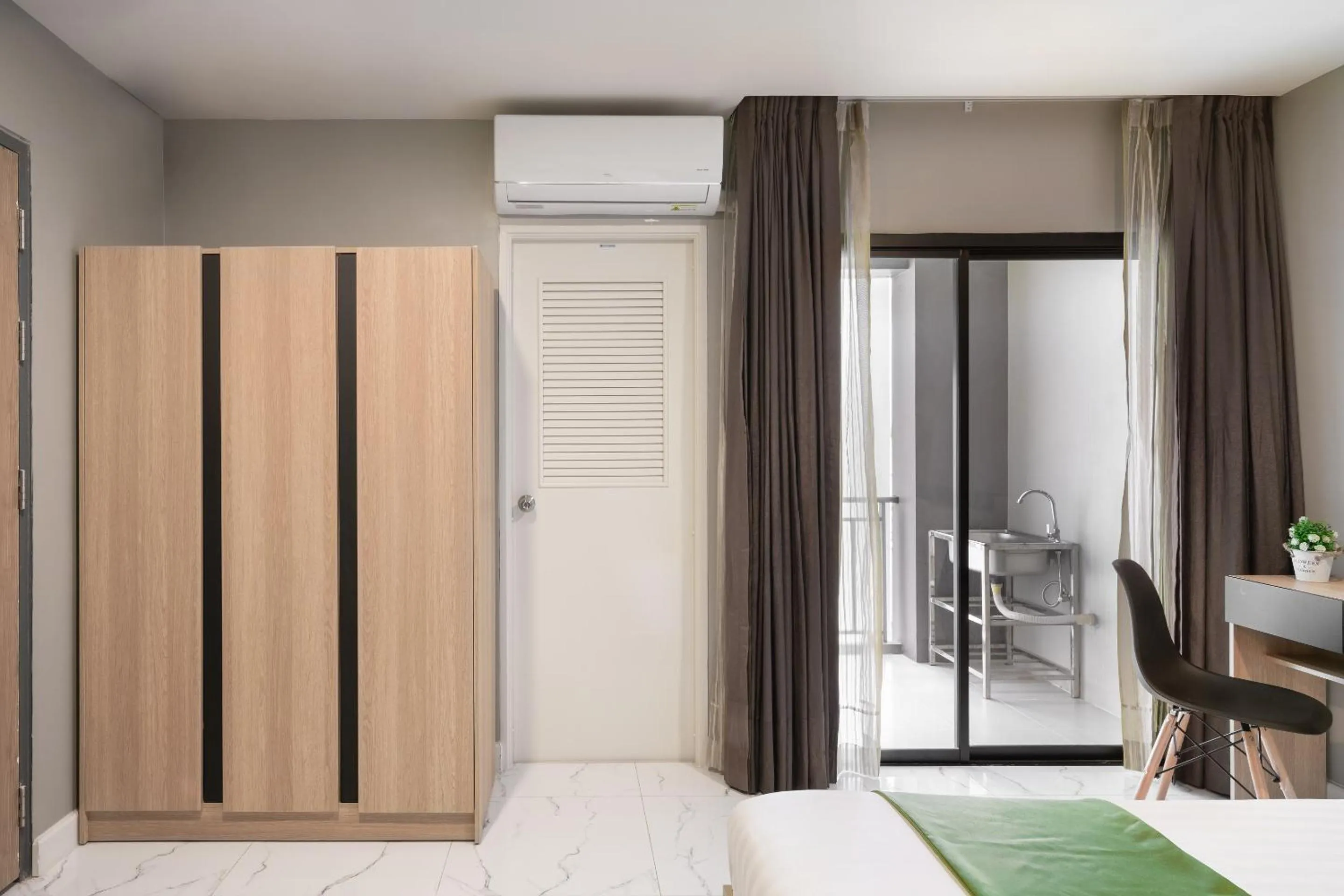 Area and facilities in iCheck inn Darisa Ngamwongwan