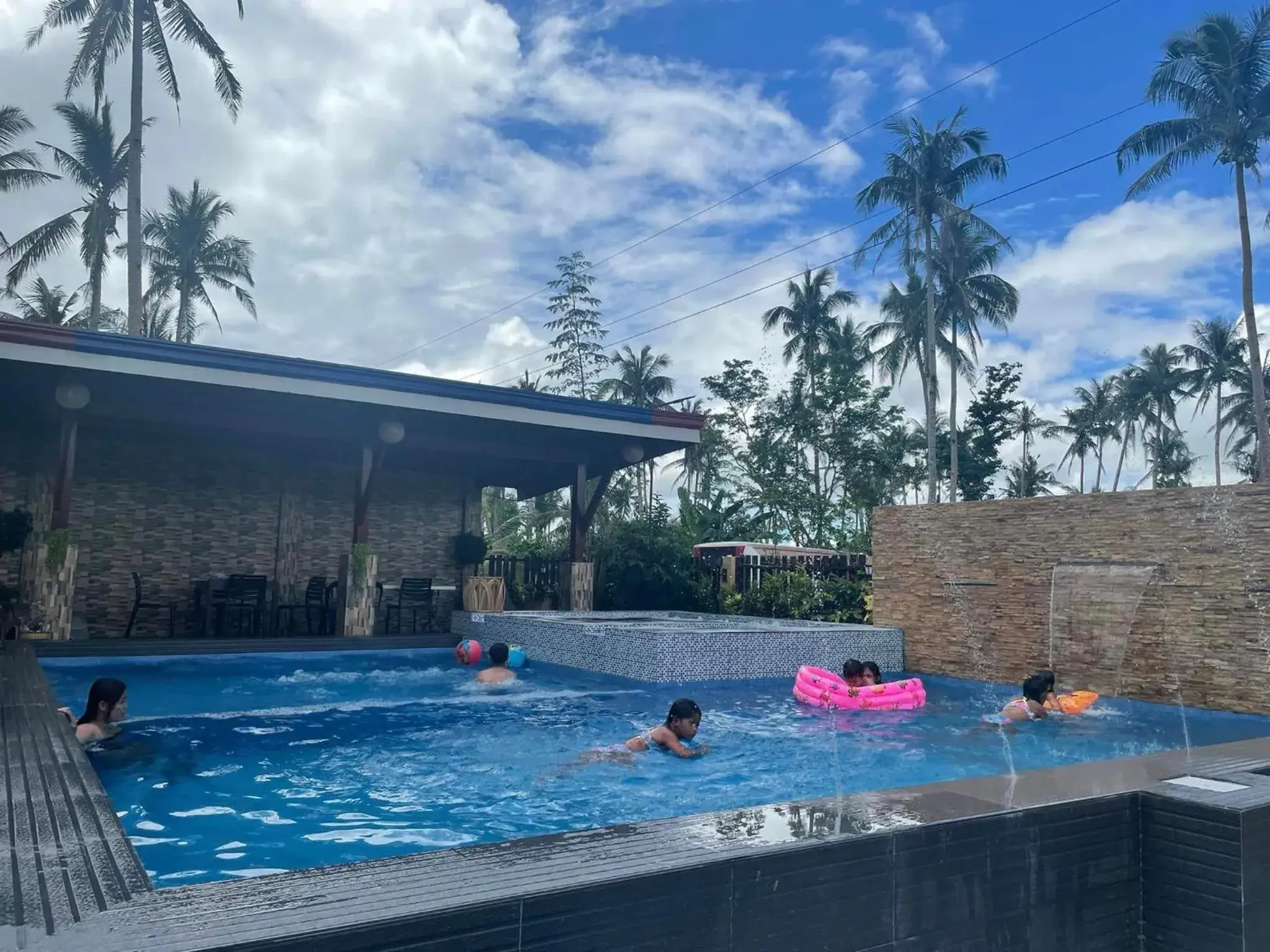 Swimming pool in LANGOJON JIANJOY BEACH RESORT Swimming pool in LANGOJON JIANJOY BEACH RESORT