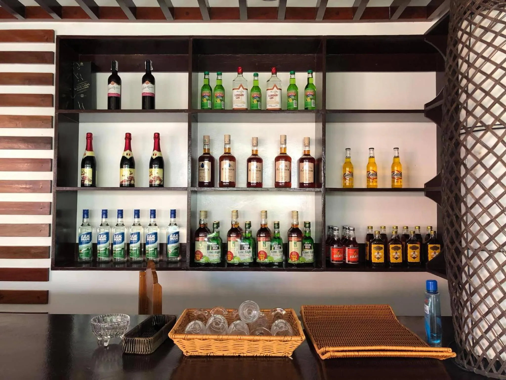 Lounge or bar in LANGOJON JIANJOY BEACH RESORT