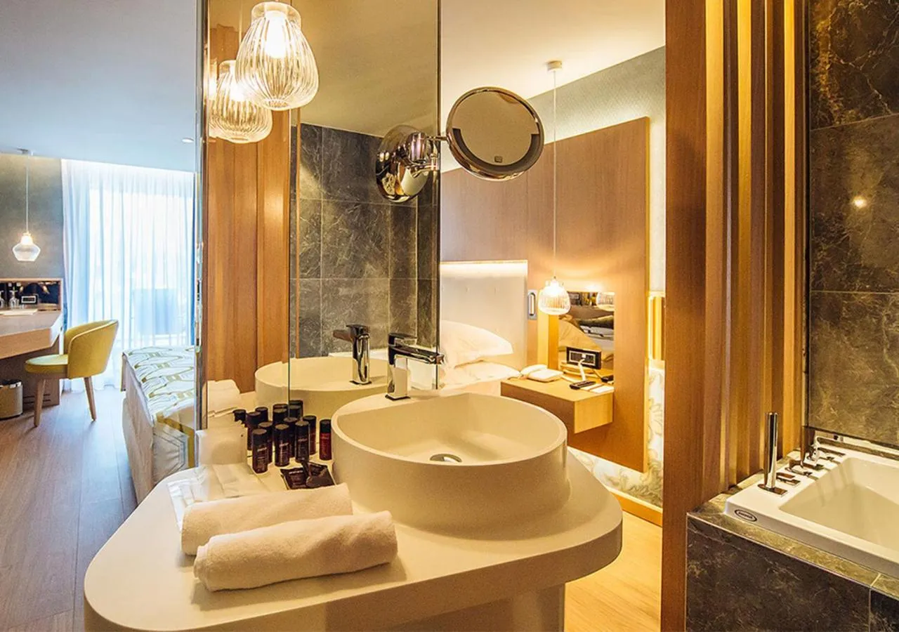 Photo of the whole room in Maestral Resort & Casino