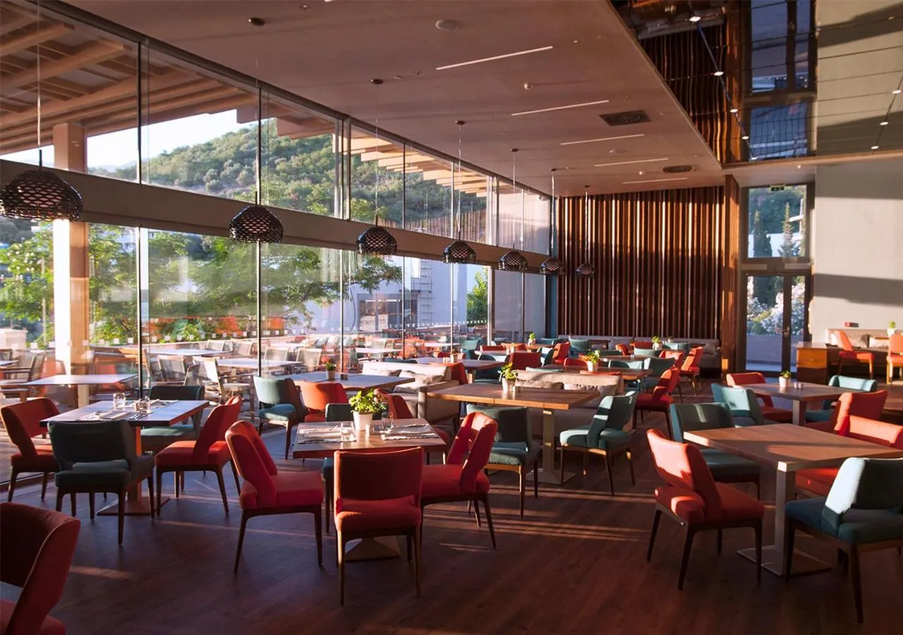 Restaurant/places to eat in Maestral Resort & Casino