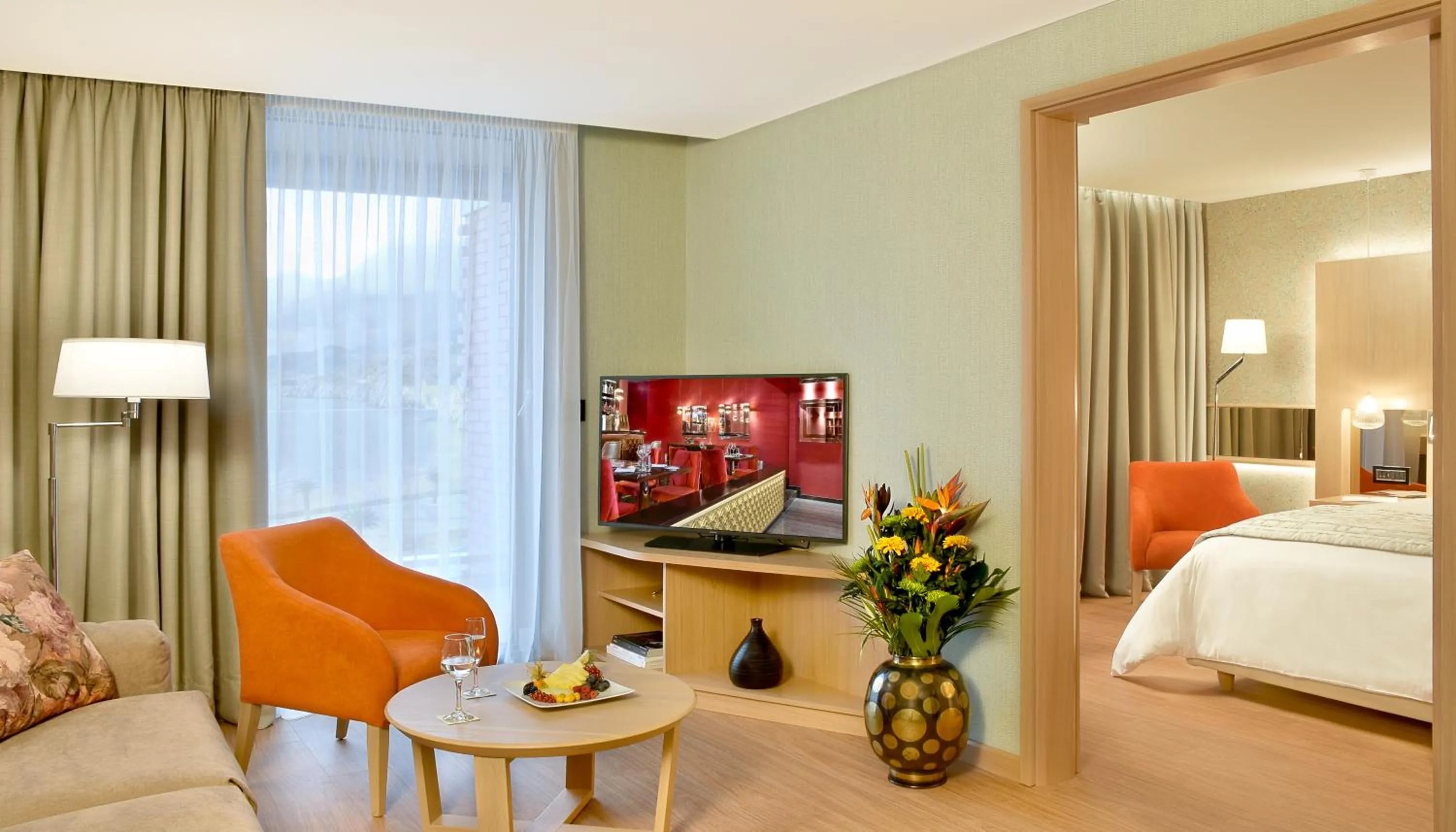 Living room, Bed in Maestral Resort & Casino