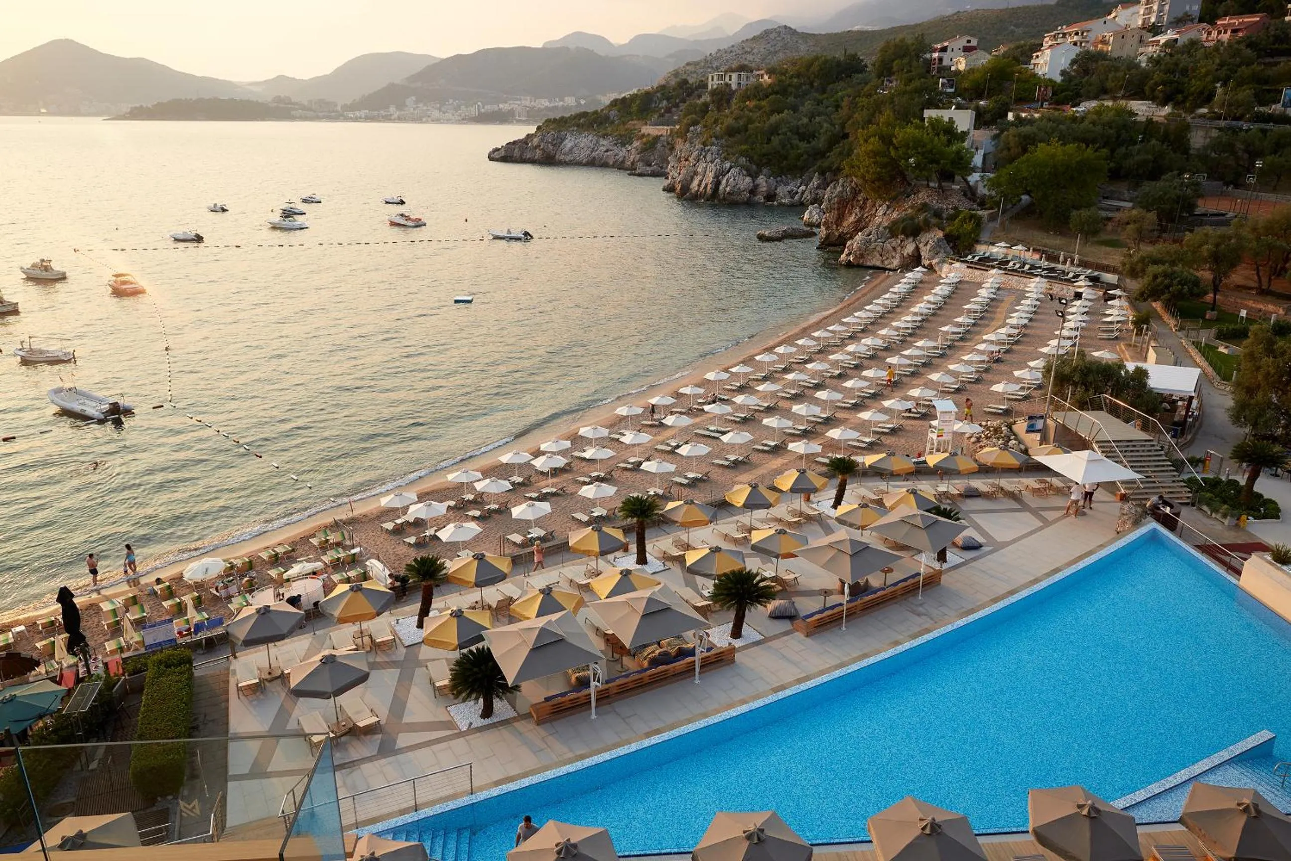 Beach in Maestral Resort & Casino