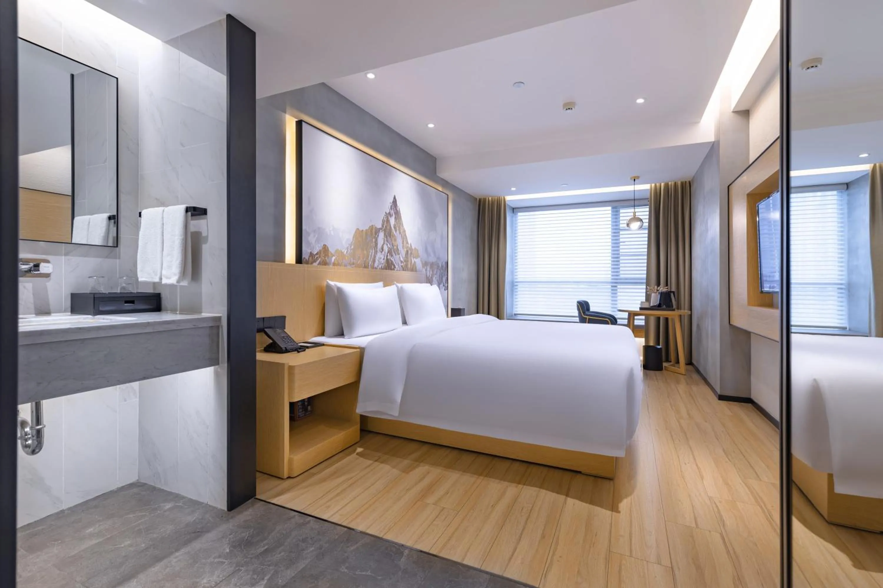 Photo of the whole room, Bed in Tuke China Hotel -Wenzhou South Bus Terminal