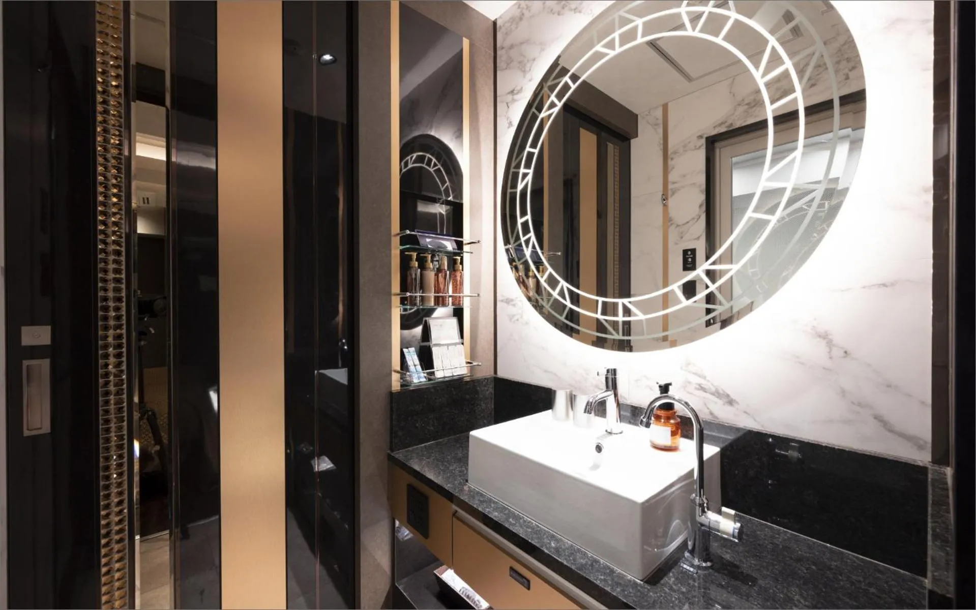 Bathroom in HOTEL KABUKI