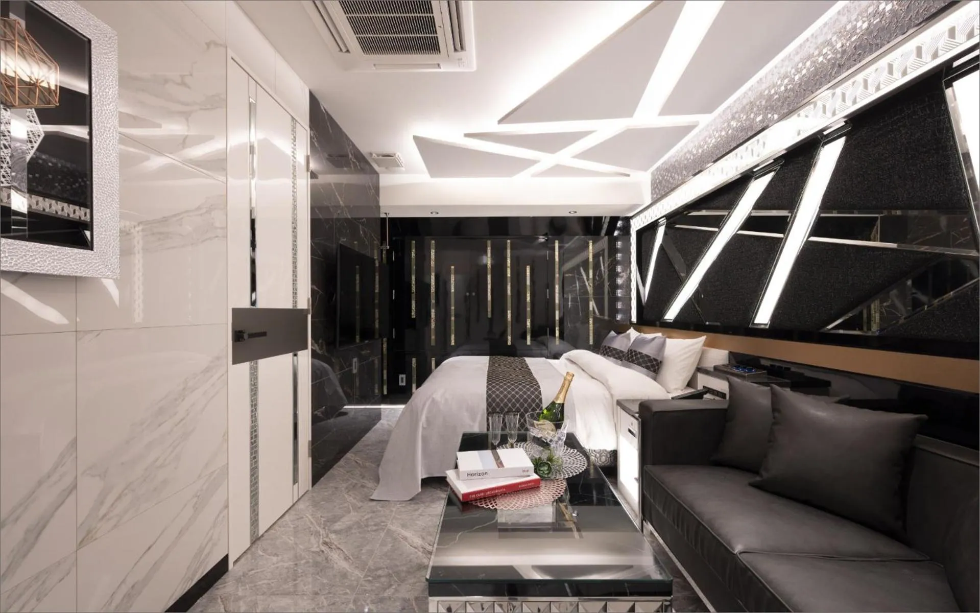 Photo of the whole room in HOTEL KABUKI