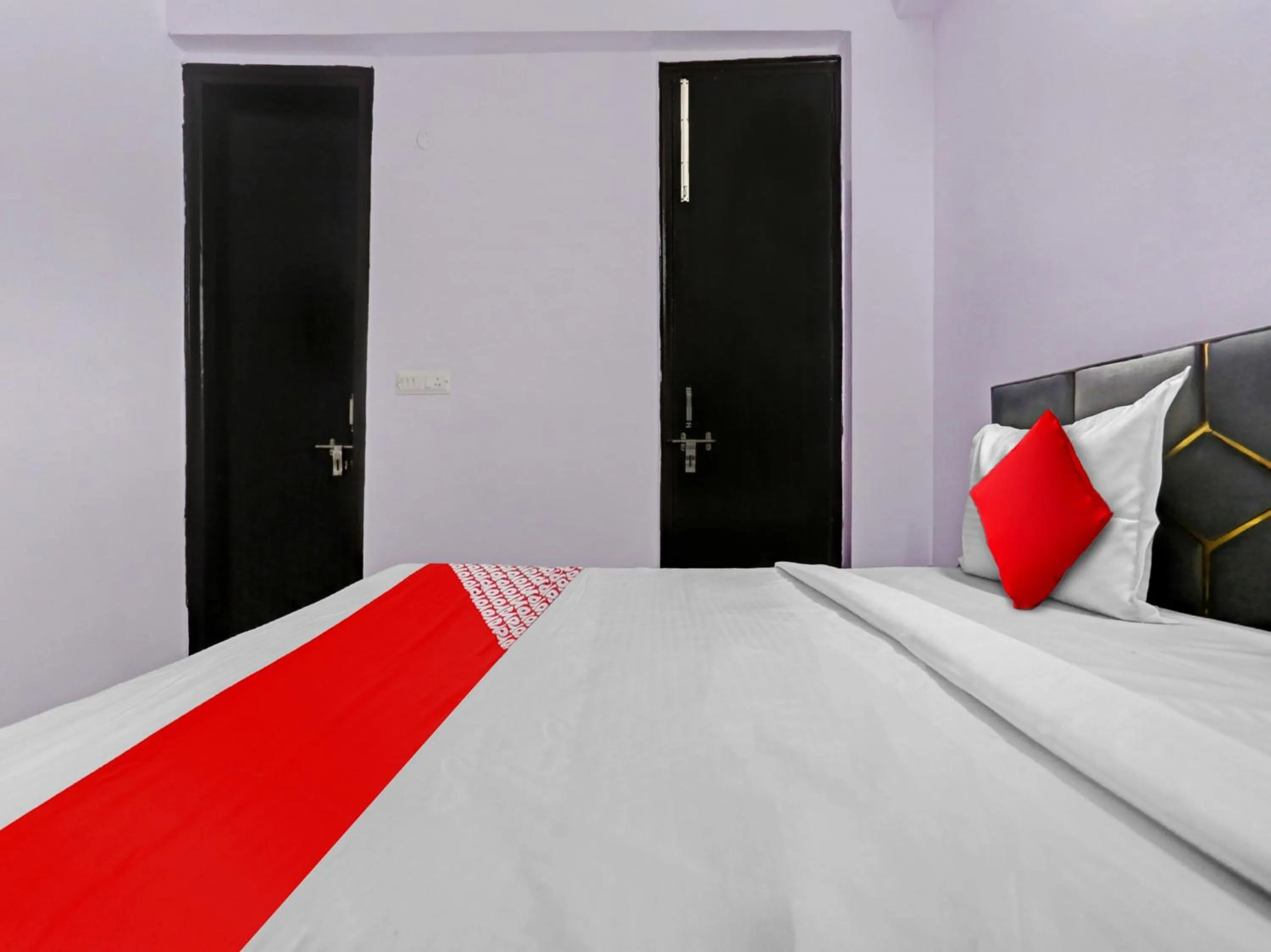 Bedroom, Bed in Hotel O Premium Rooms