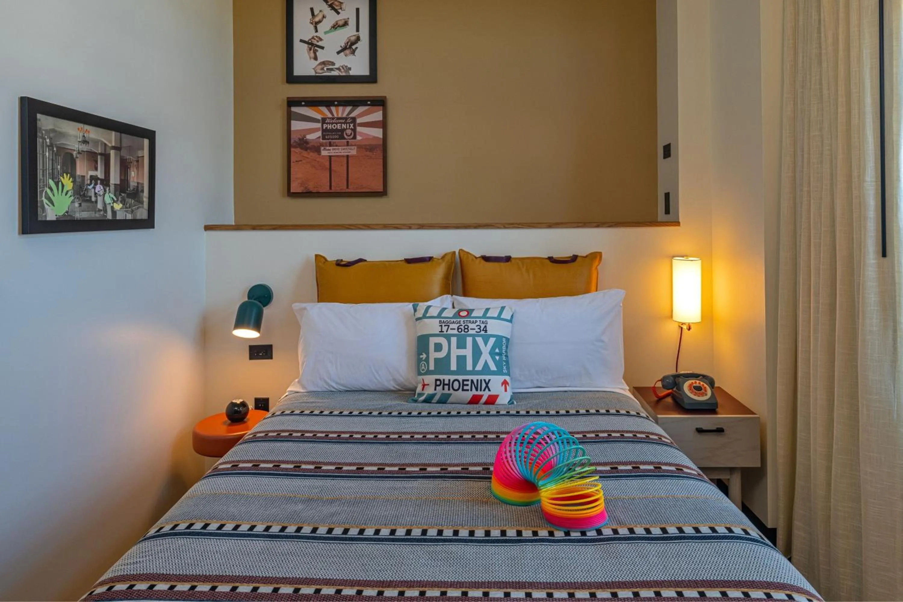 Photo of the whole room, Bed in Moxy Phoenix Downtown