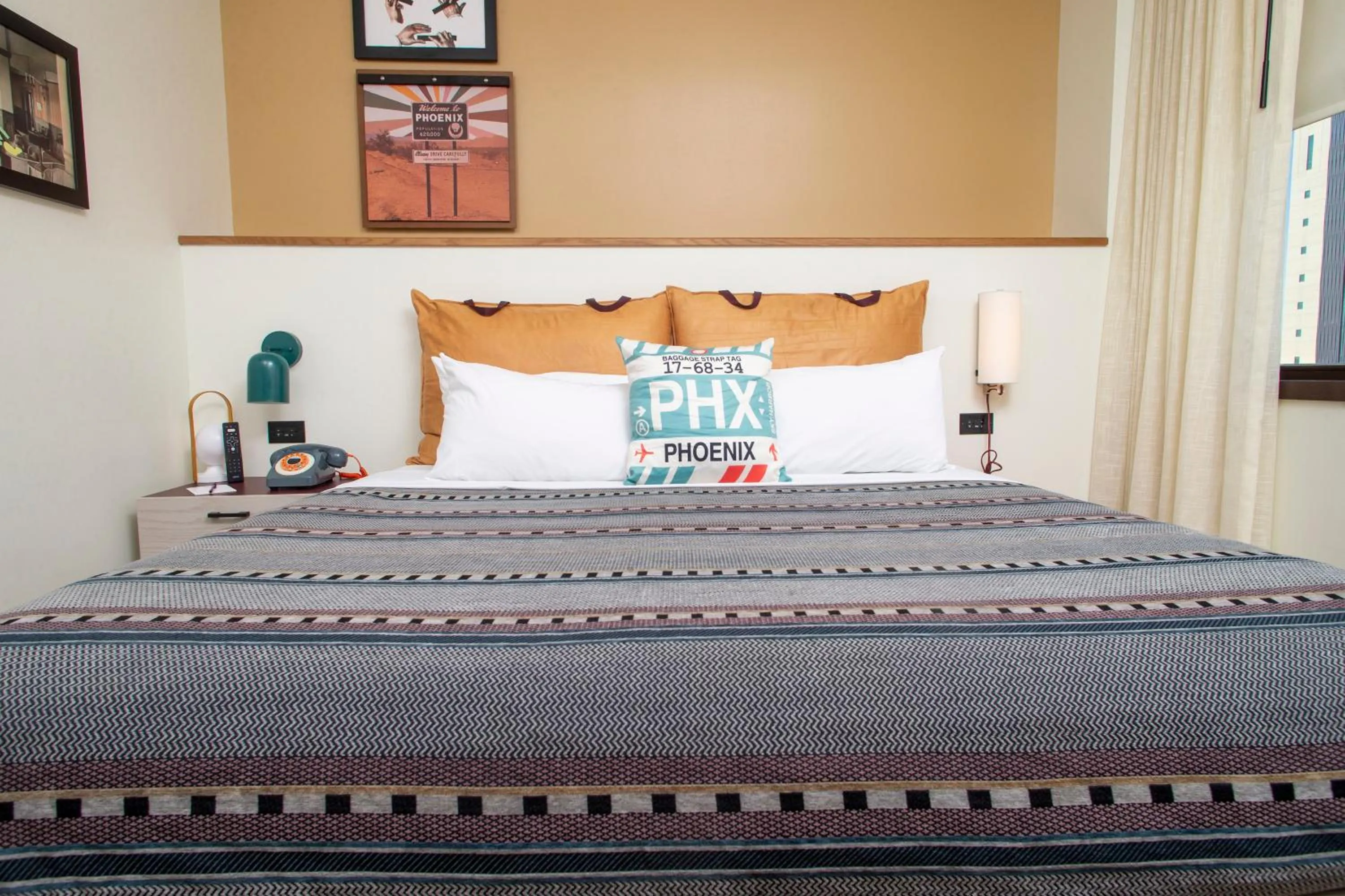 Bedroom, Bed in Moxy Phoenix Downtown