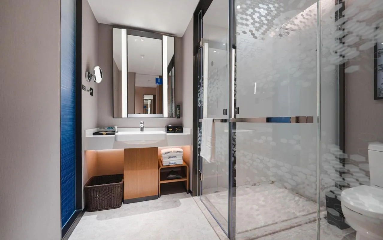 Shower in Hampton by Hilton Shenzhen Yuanshan