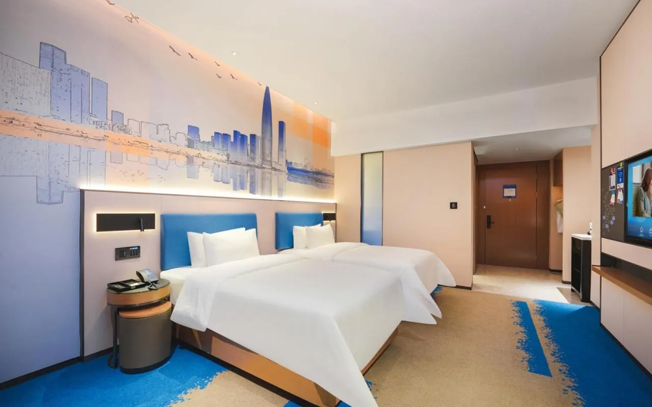 Bed in Hampton by Hilton Shenzhen Yuanshan