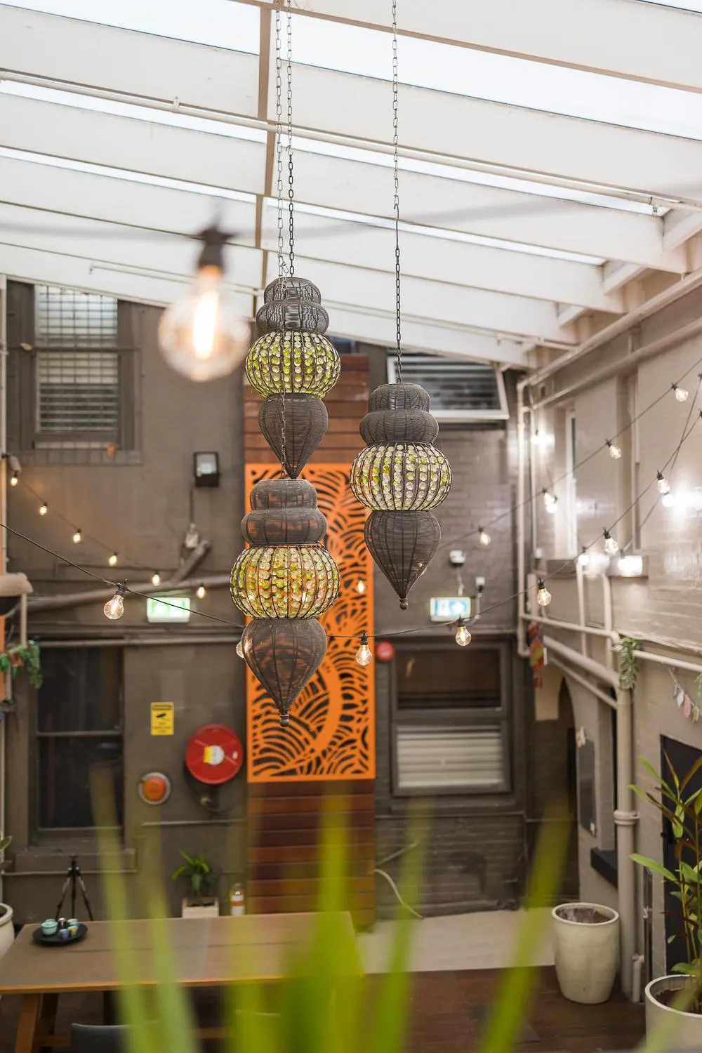 Communal lounge/ TV room in London Plane Backpackers