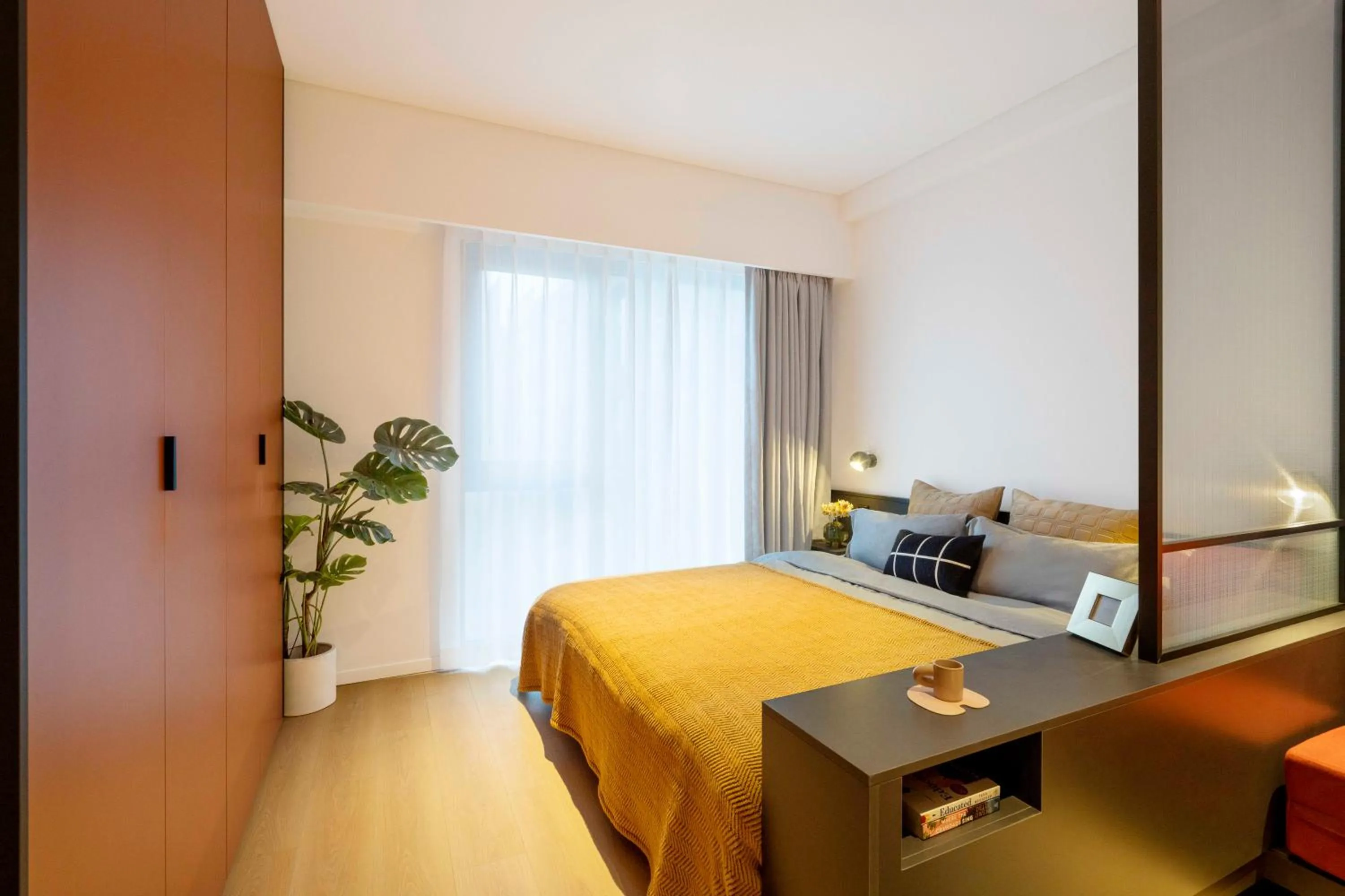 Bed in base-Beijing Wangfujing Serviced Apartment- in Hutong &Bike rental &Close to Forbidden City, Tian'anmen Square &Subway nearby &Free coffee &Washing machine,Kitchen &Restaurant discount &English speaking &High speed free WiFi