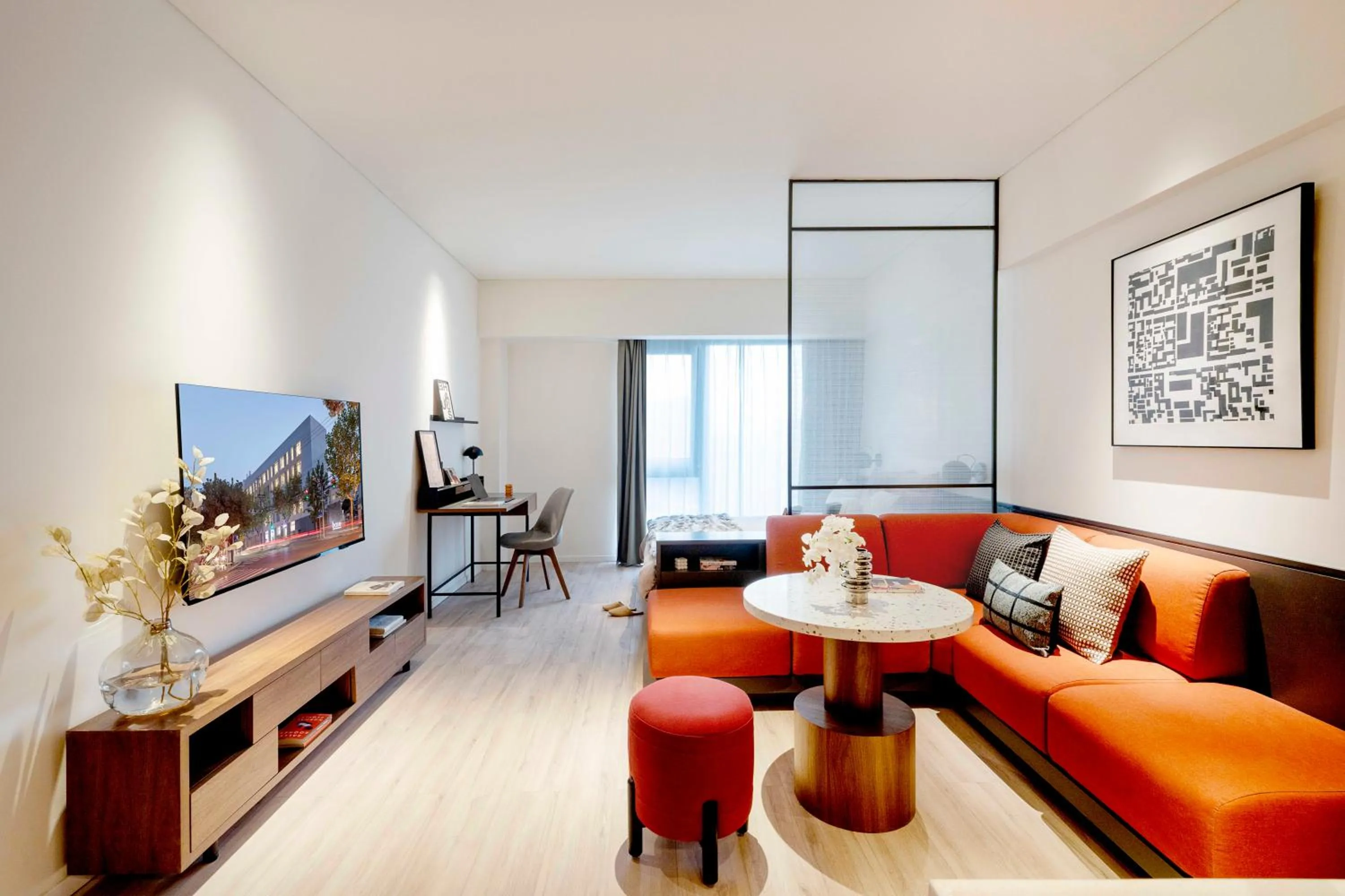 Living room in base-Beijing Wangfujing Serviced Apartment- in Hutong &Bike rental &Close to Forbidden City, Tian'anmen Square &Subway nearby &Free coffee &Washing machine,Kitchen &Restaurant discount &English speaking &High speed free WiFi