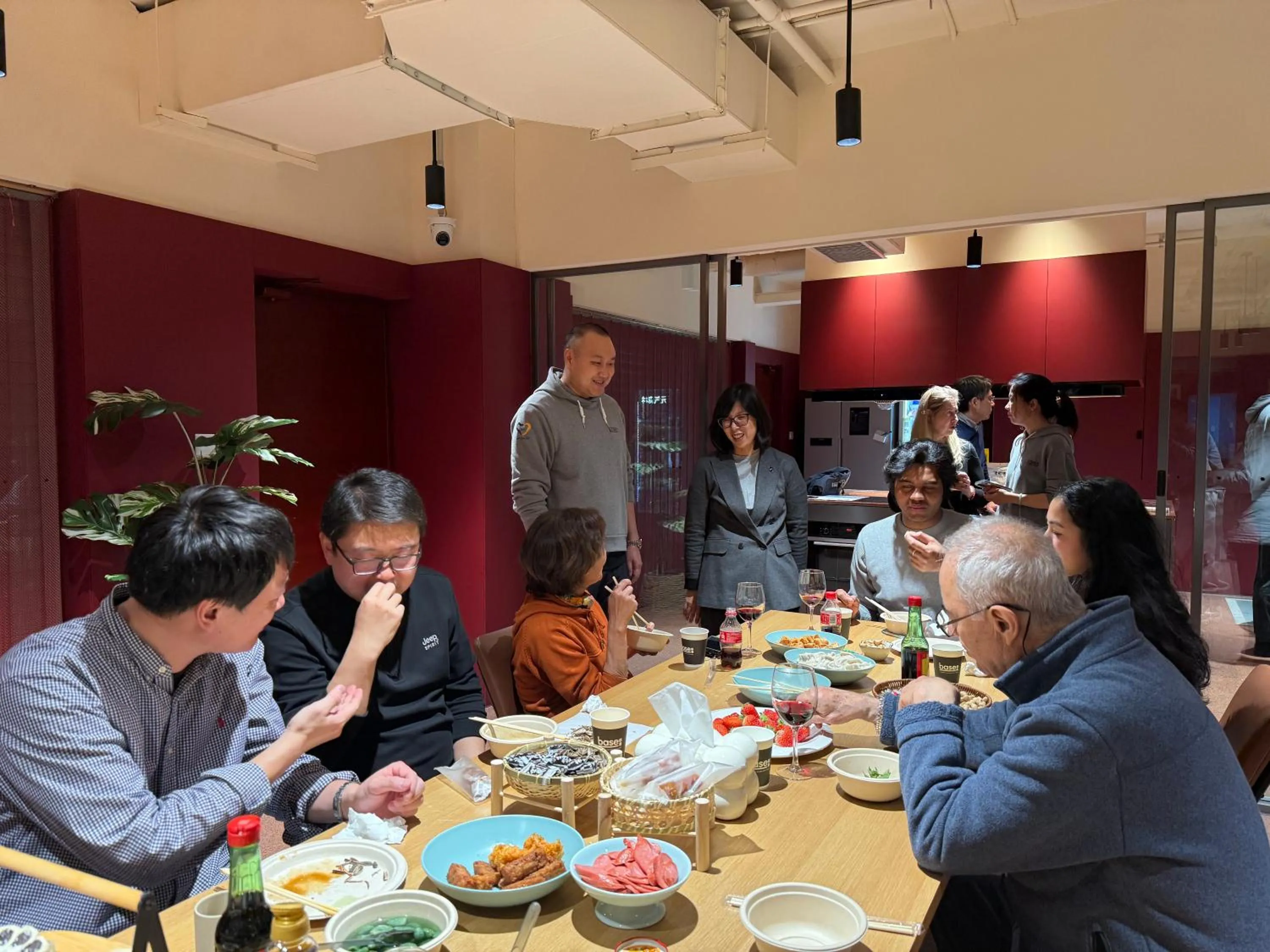 People in base-Beijing Wangfujing Serviced Apartment- in Hutong &Bike rental &Close to Forbidden City, Tian'anmen Square &Subway nearby &Free coffee &Washing machine,Kitchen &Restaurant discount &English speaking &High speed free WiFi