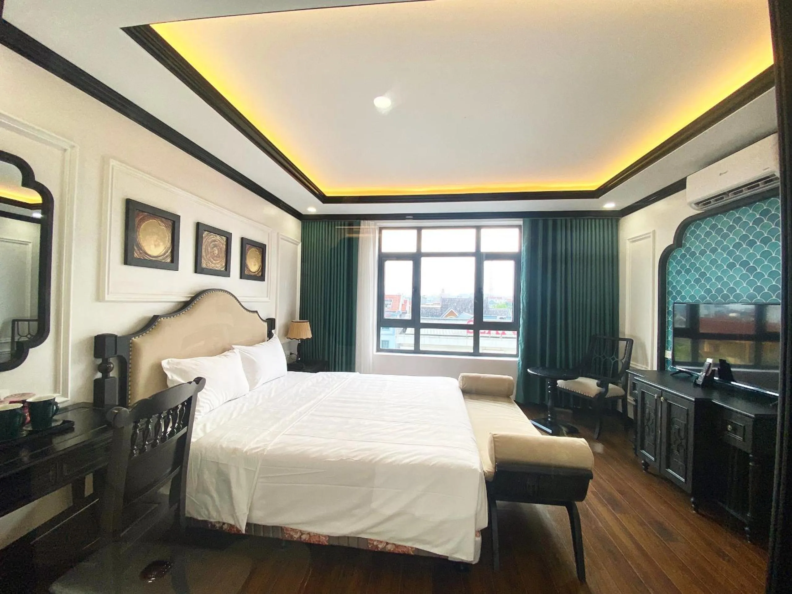 Bed in Moma Paris Hotel Ninh Bình