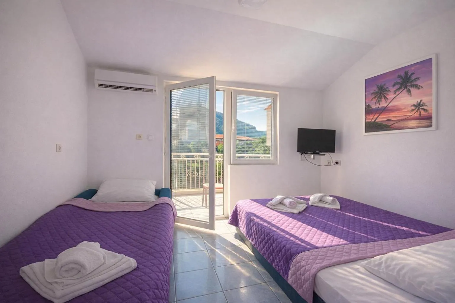 Photo of the whole room, Bed in Villa San Marco