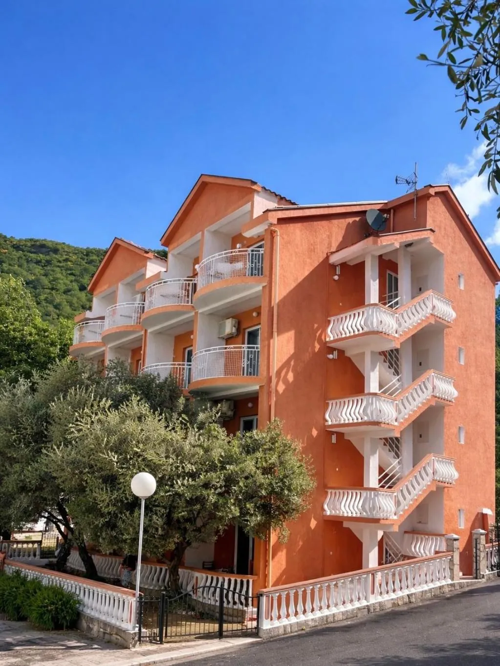 Property building in Villa San Marco