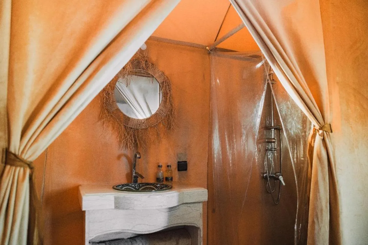 Shower in Merzouga heart camp