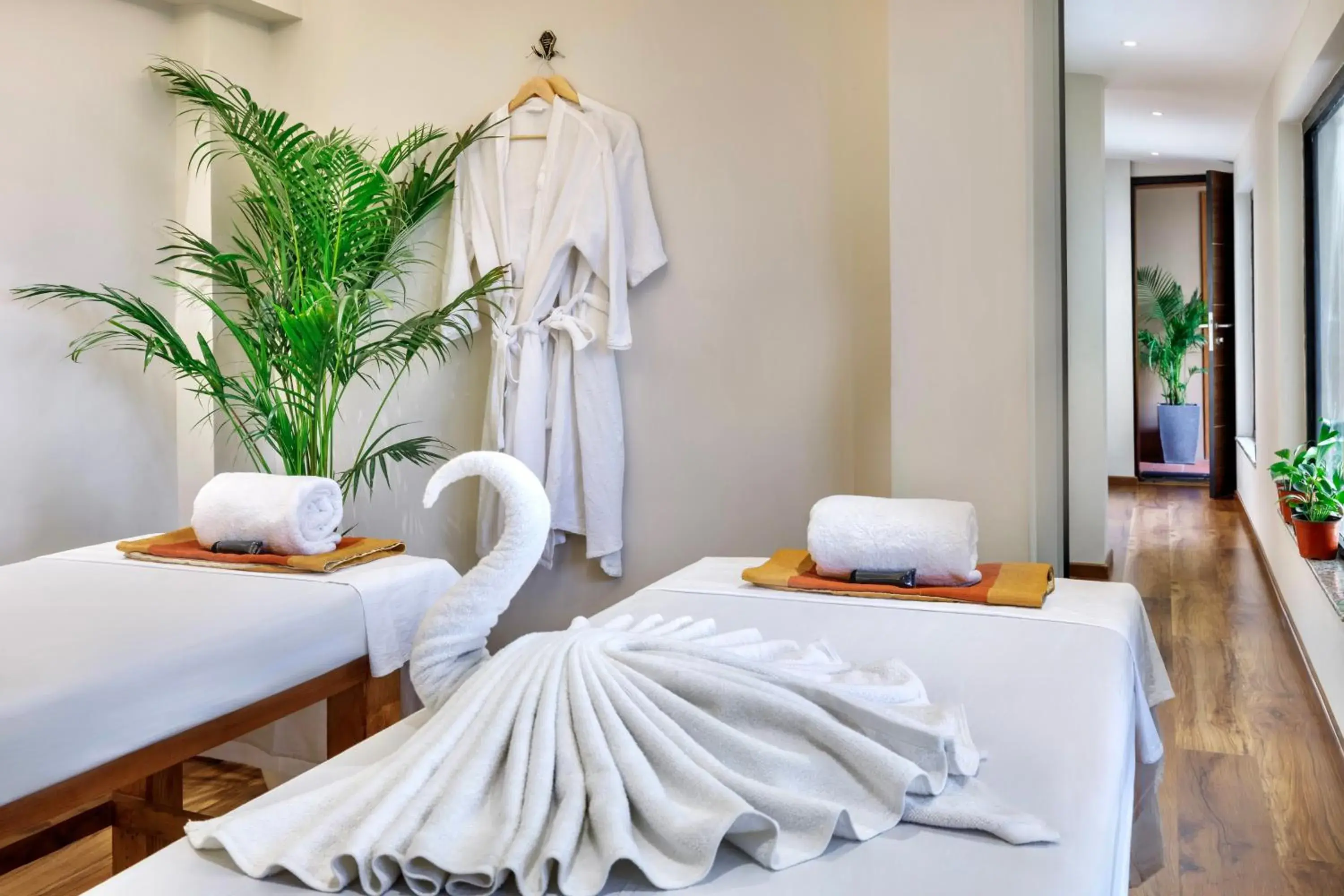 Massage, Bed in Hotel Thrive, A Tropical Courtyard Massage, Bed in Hotel Thrive, A Tropical Courtyard