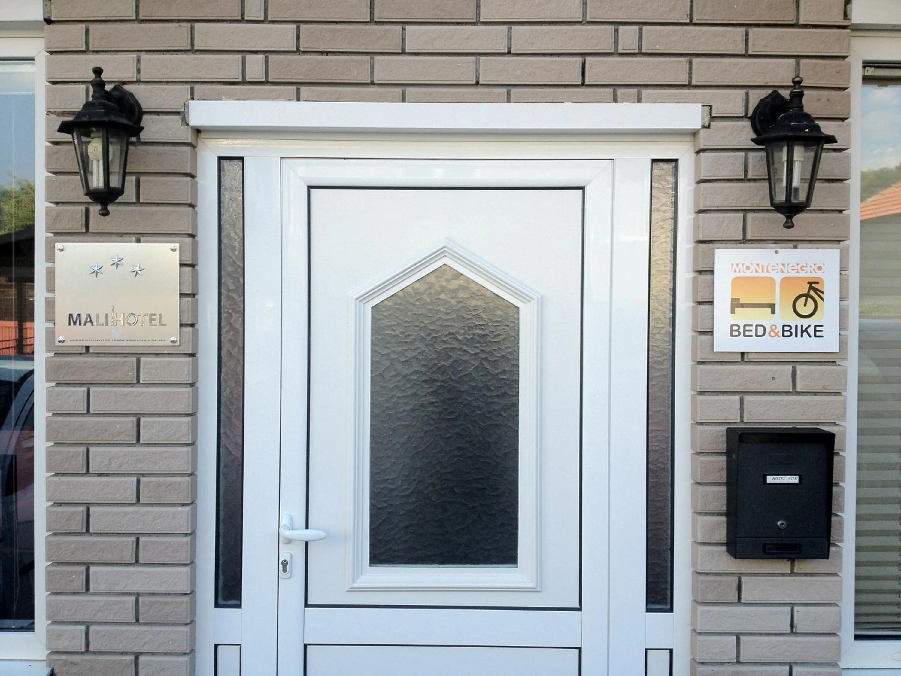 Facade/entrance in Hotel Čile