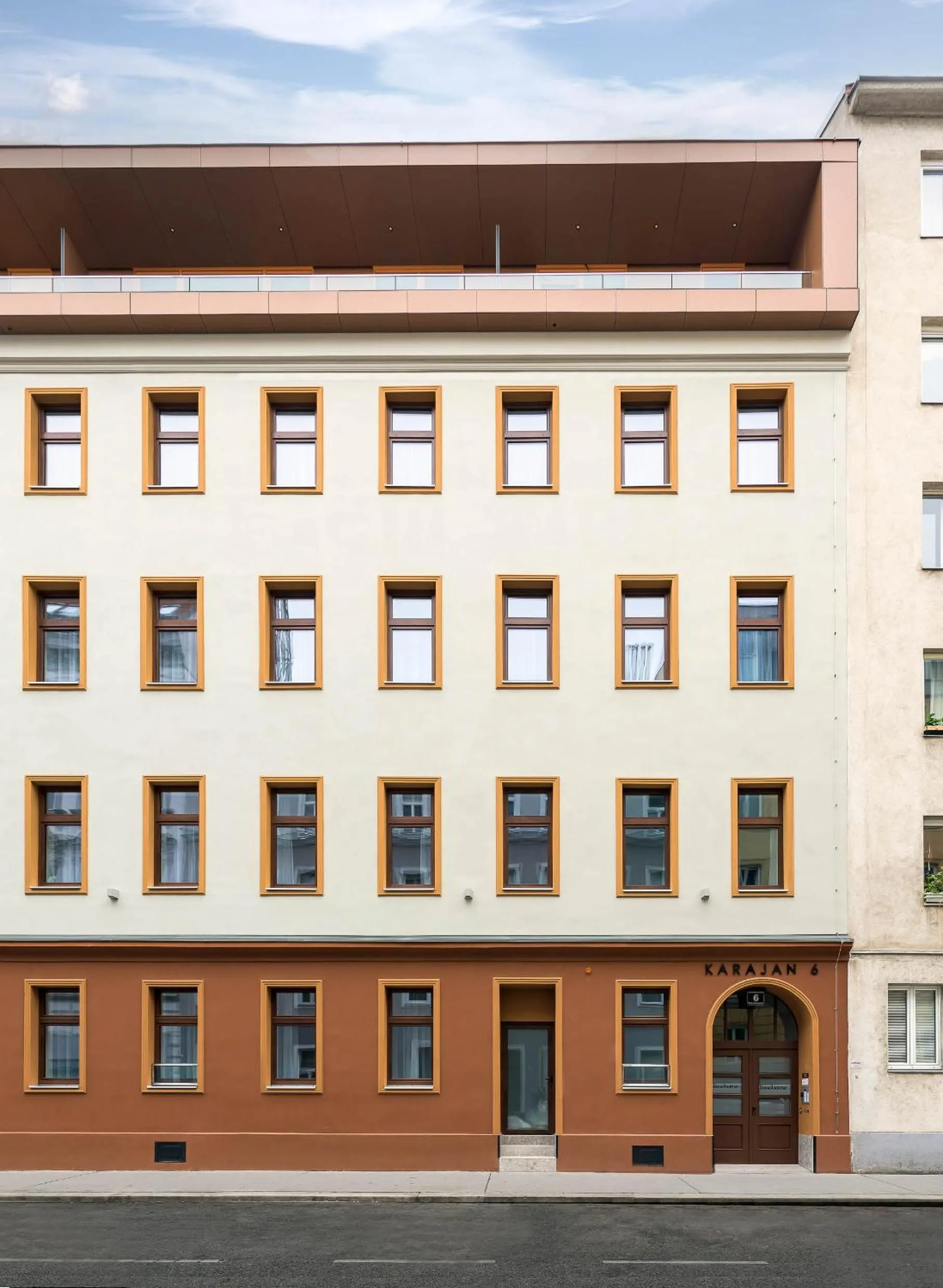 Property building in Limehome Vienna Karajangasse