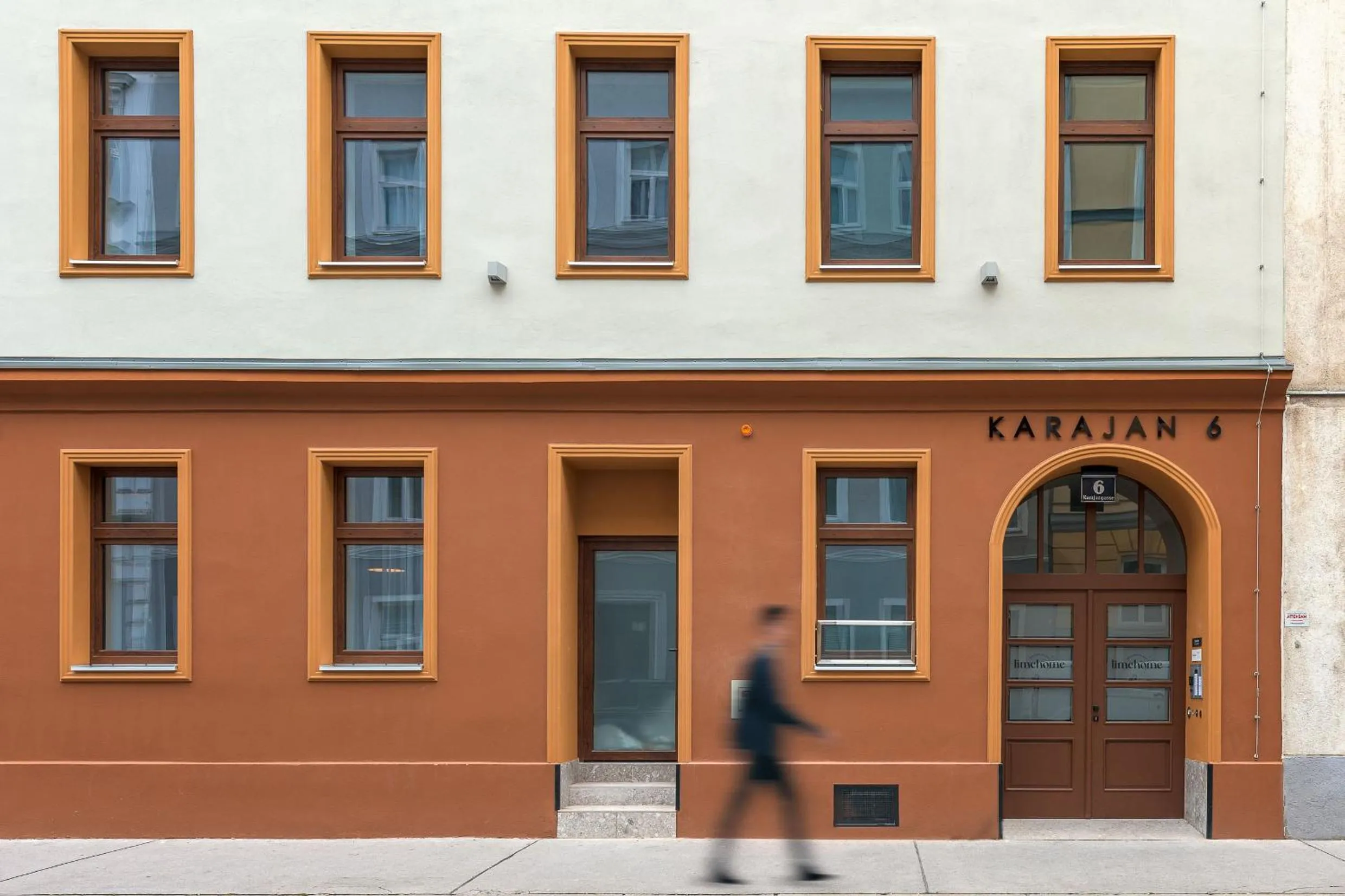 Property building in Limehome Vienna Karajangasse