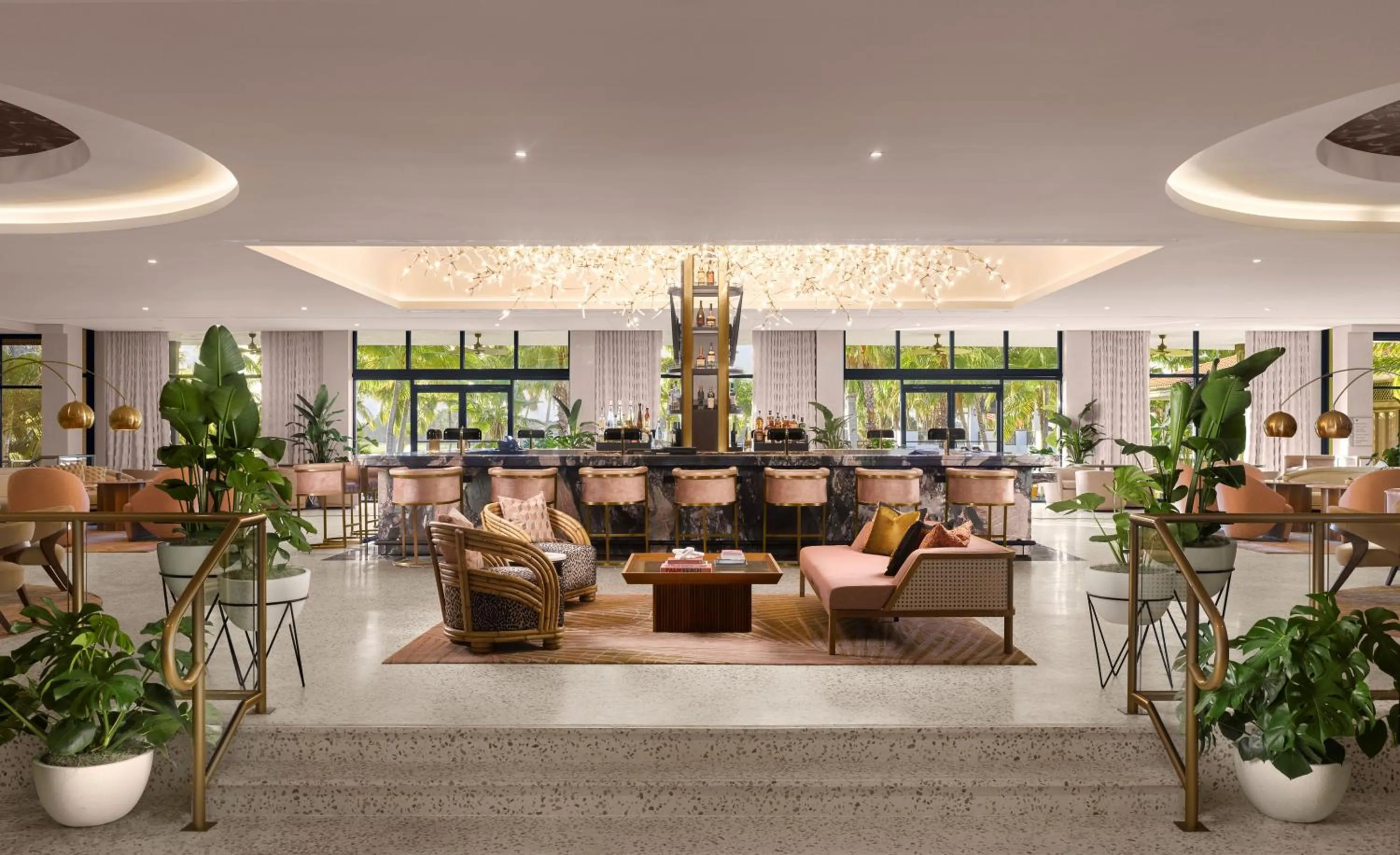 Lounge or bar in The Cottages at PGA National Resort