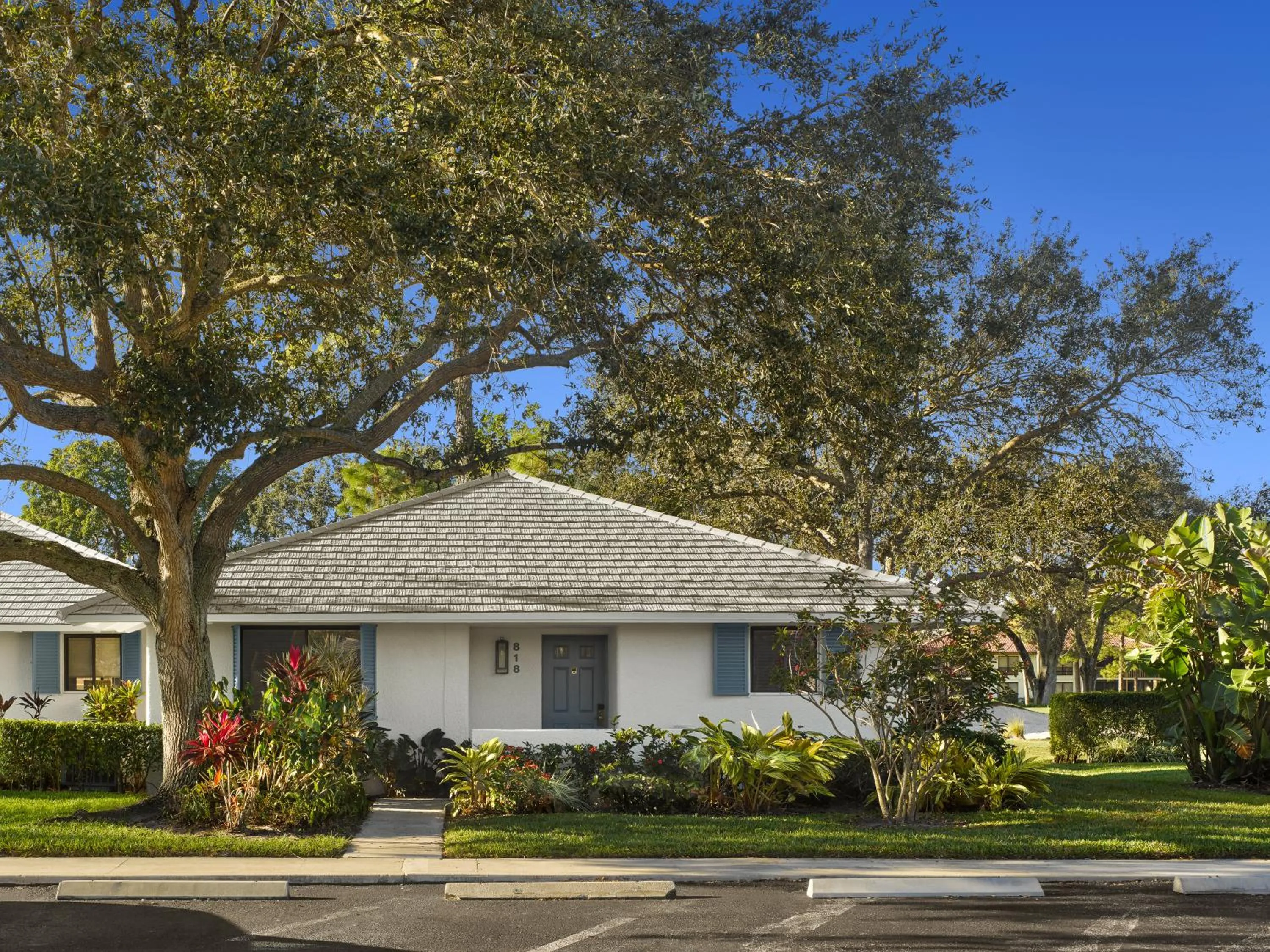 Property building in The Cottages at PGA National Resort