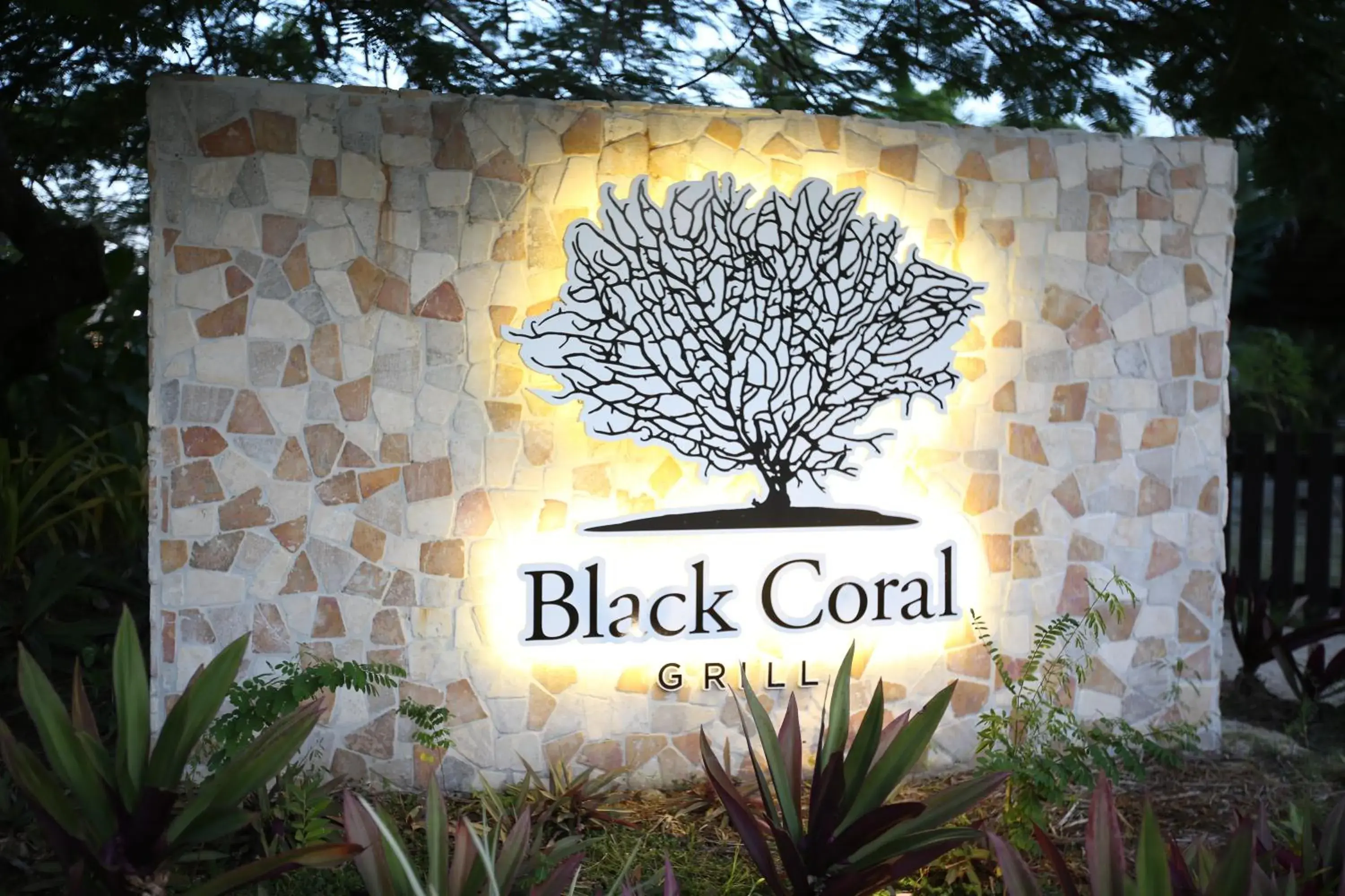 Restaurant/places to eat in Plantation Island Resort Restaurant/places to eat in Plantation Island Resort