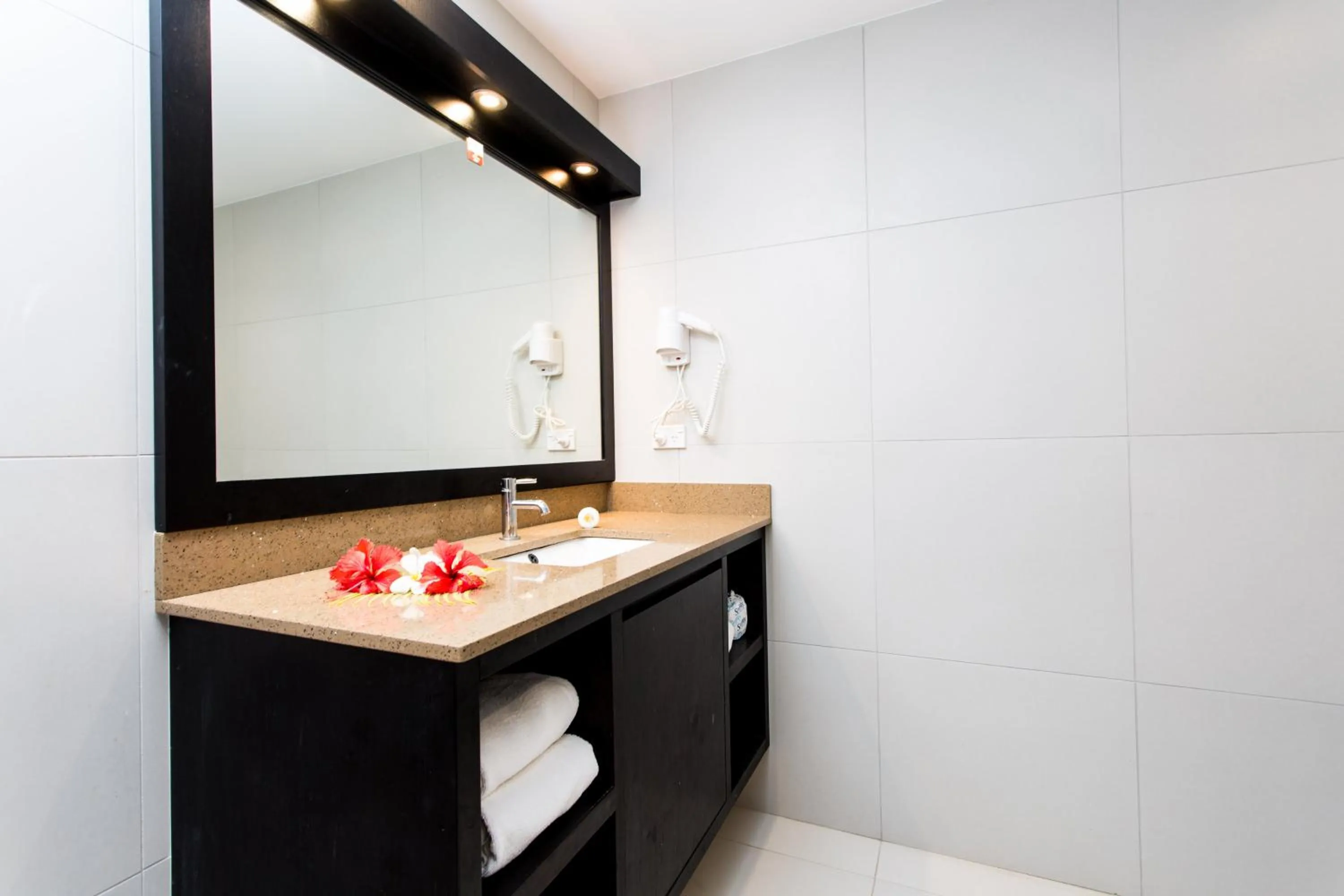 Toilet in Plantation Island Resort