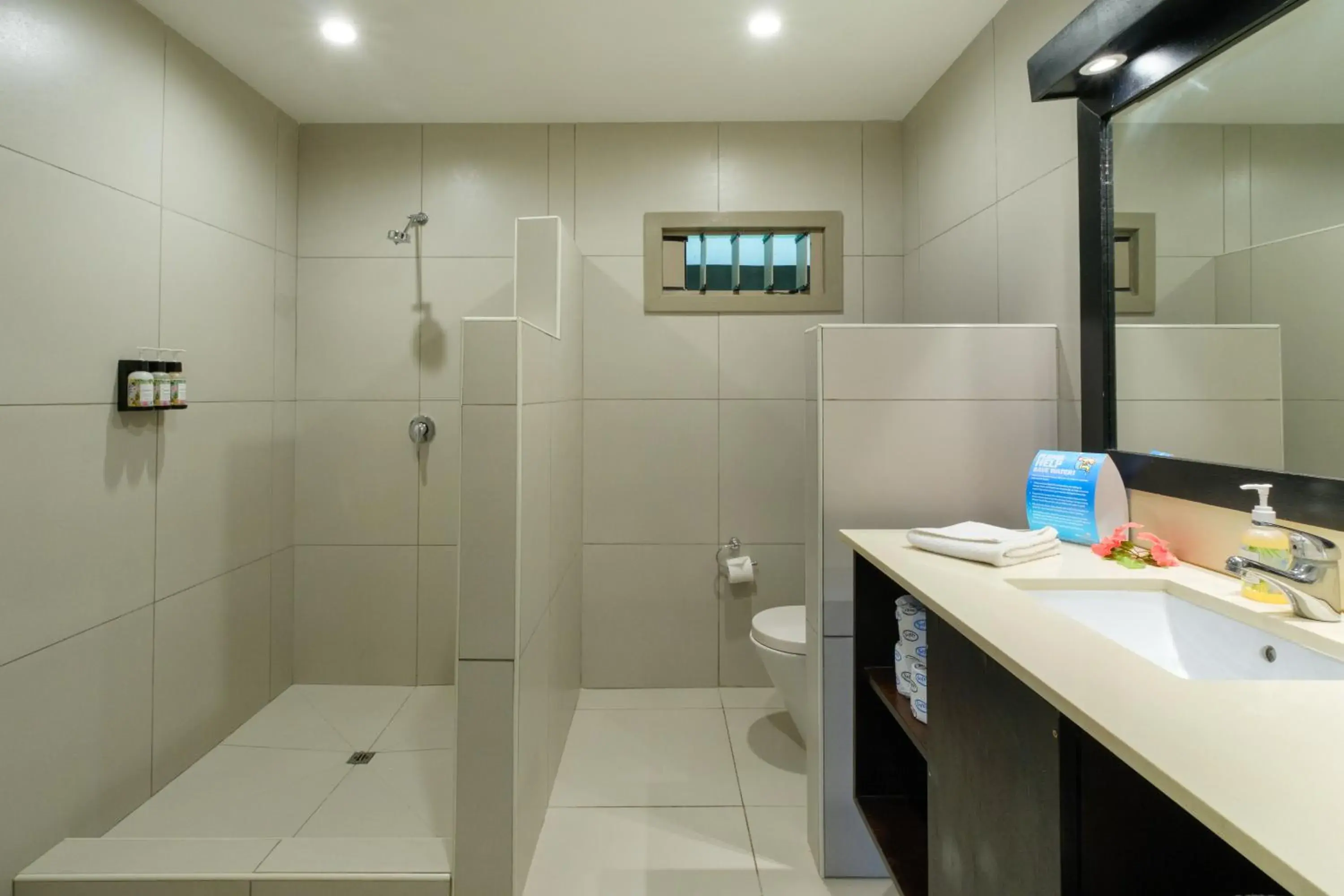 Bathroom in Plantation Island Resort Bathroom in Plantation Island Resort