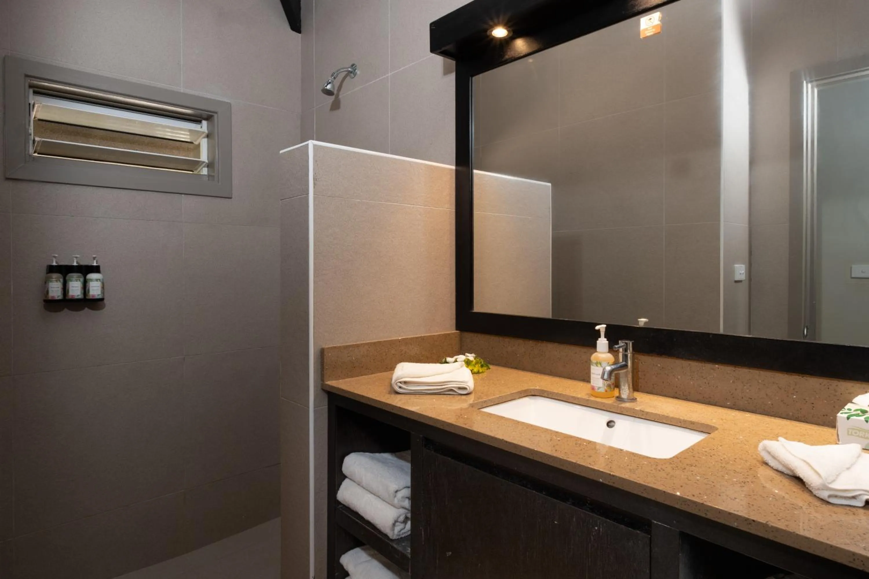 Bathroom in Plantation Island Resort