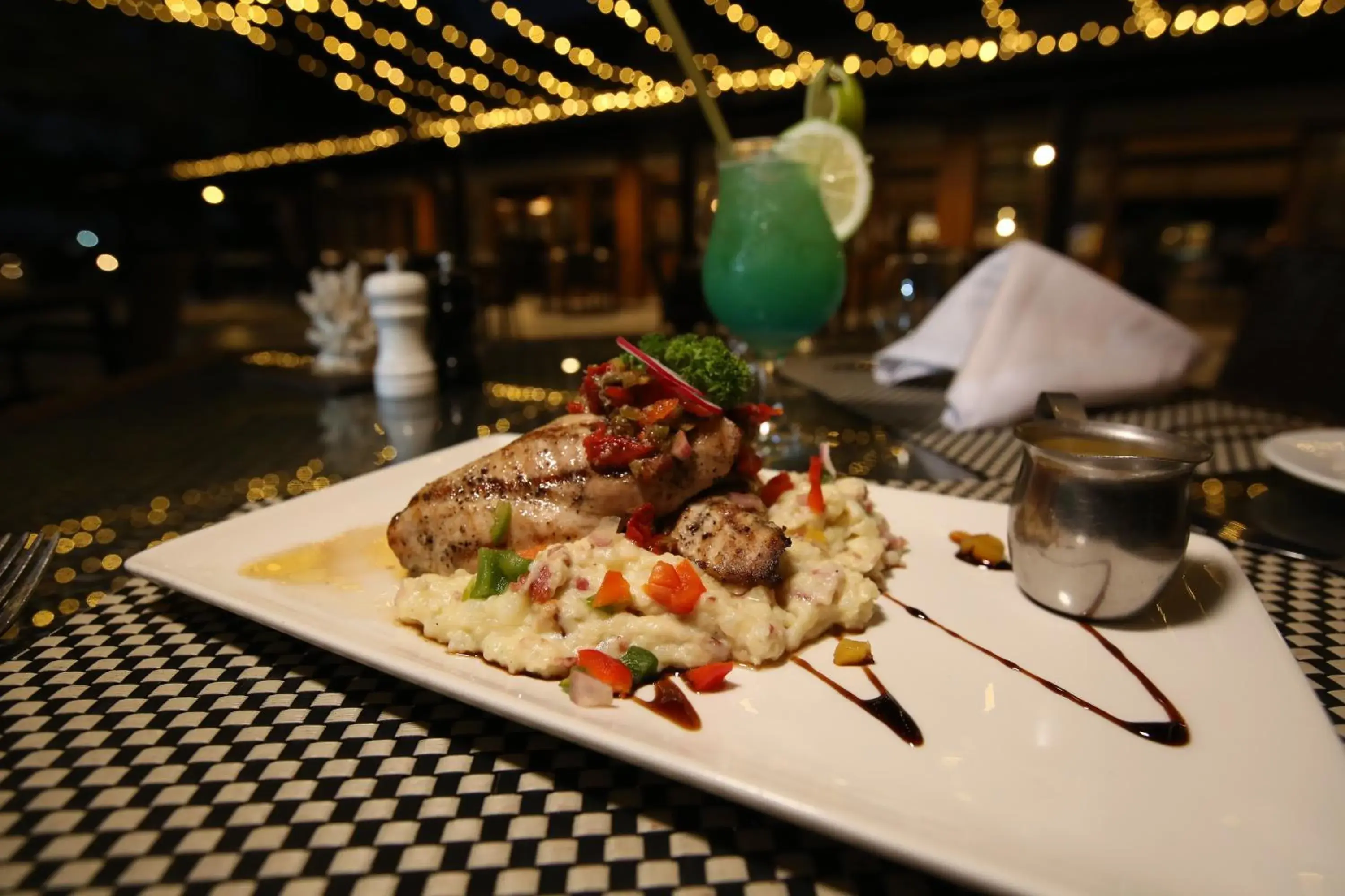 Restaurant/places to eat in Plantation Island Resort Restaurant/places to eat in Plantation Island Resort