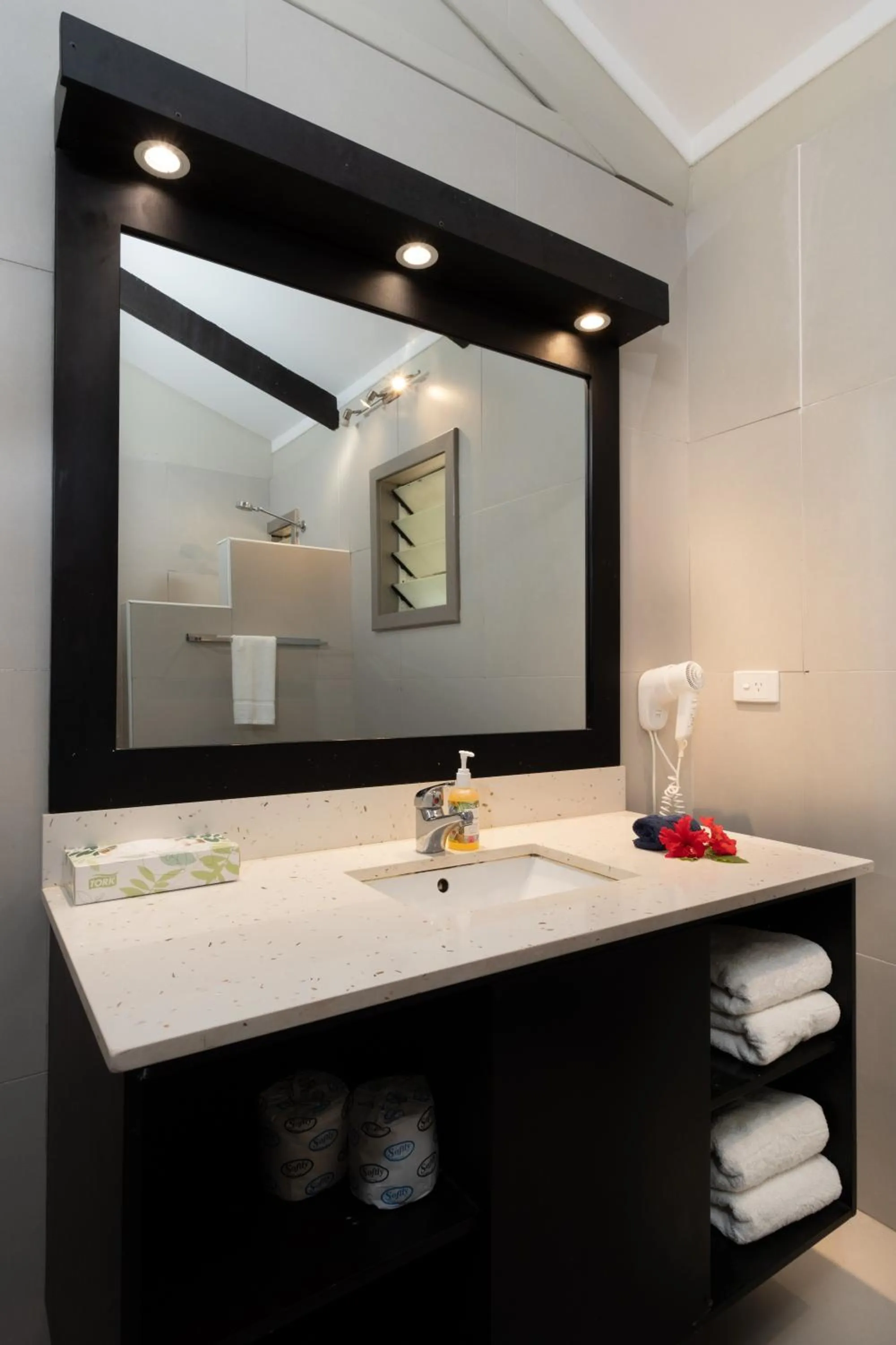 Bathroom in Plantation Island Resort